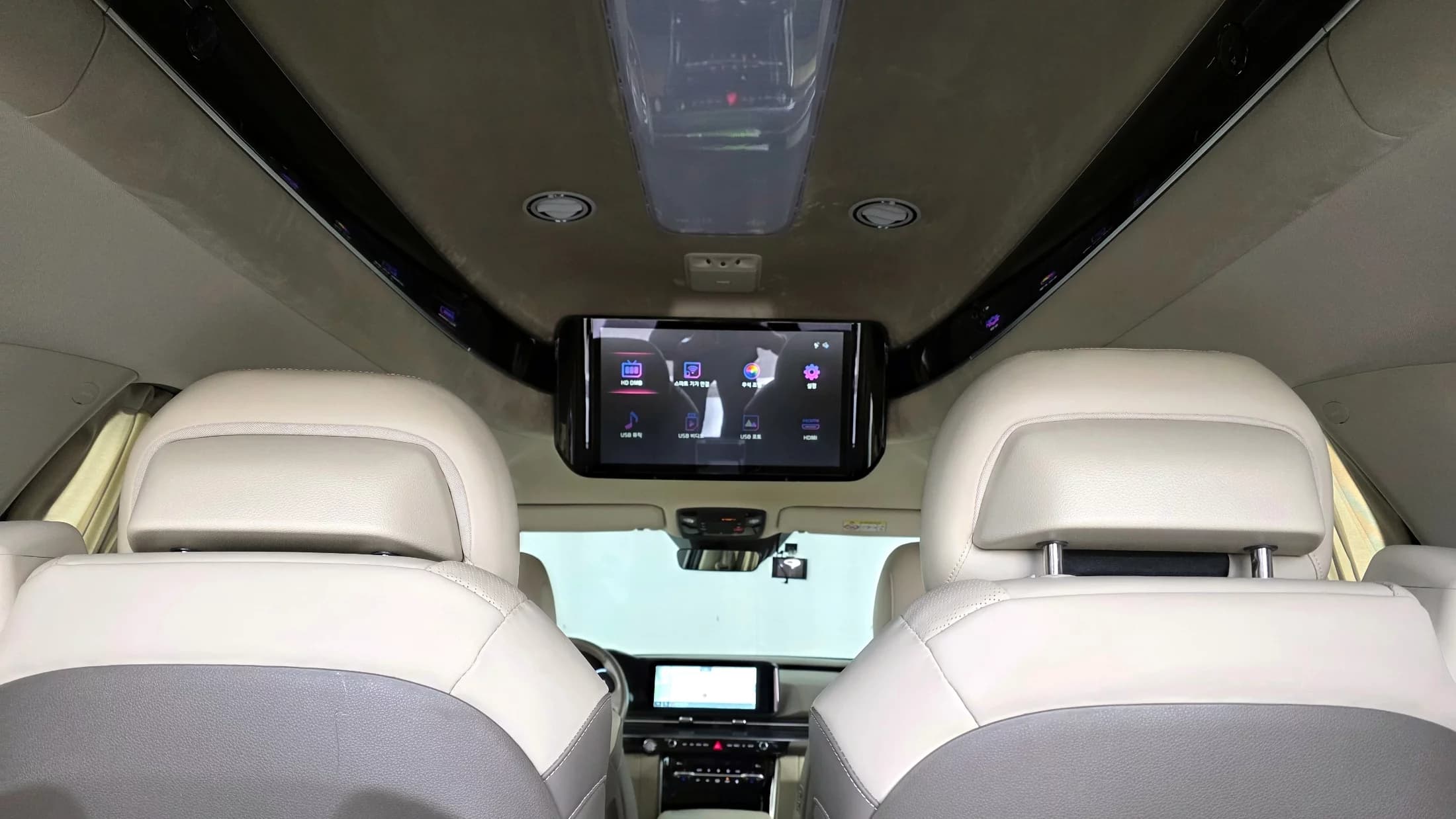 Kia Carnival Gasoline 7-Seater Hi-Limousine Signature, 2022 г. 47477 км. — фото 17