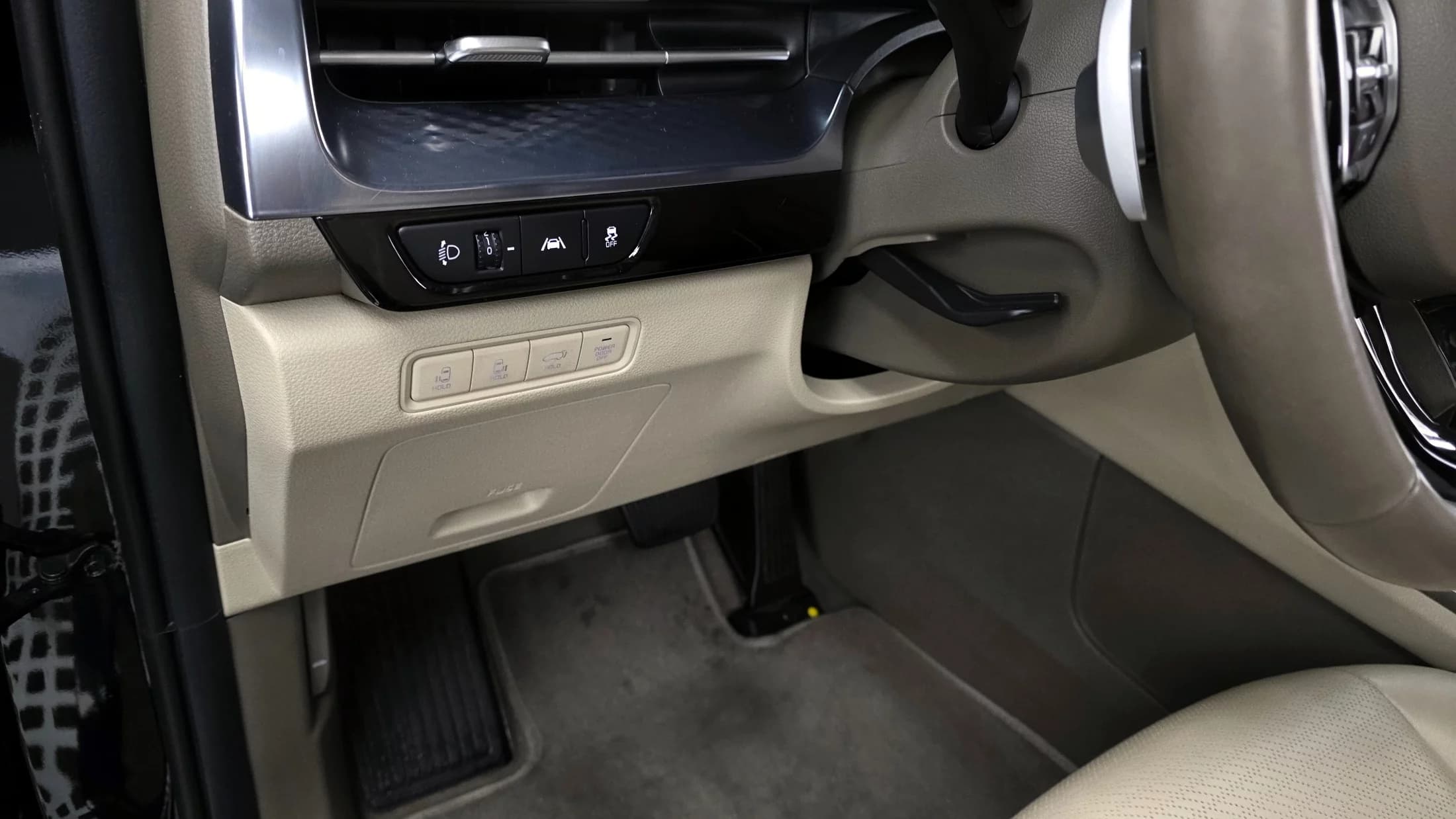 Kia Carnival Gasoline 7-Seater Hi-Limousine Signature, 2022 г. 47477 км. — фото 18