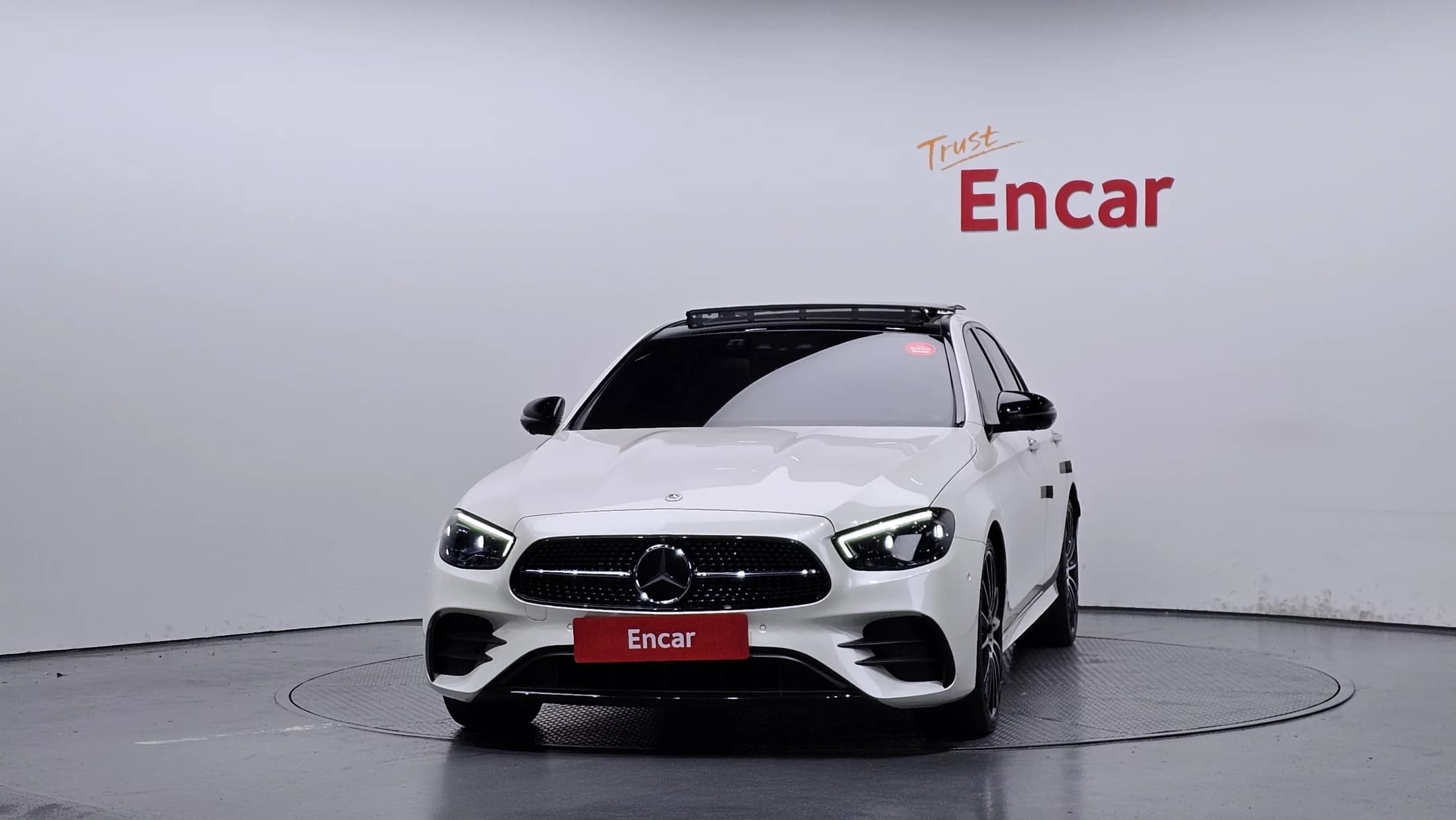 Mercedes-Benz E-Class E350 4MATIC AMG Line, 2023 г. 64736 км. — фото 3