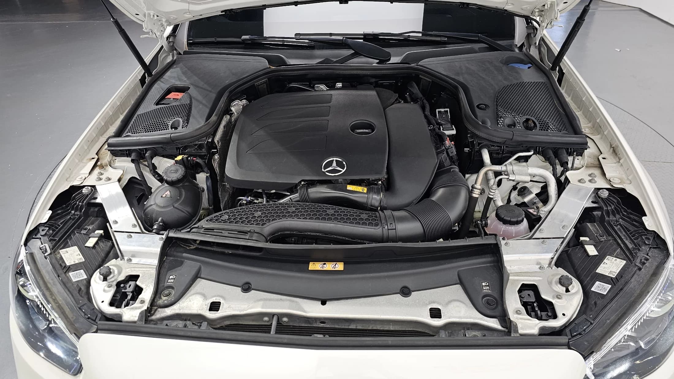 Mercedes-Benz E-Class E350 4MATIC AMG Line, 2023 г. 64736 км. — фото 6