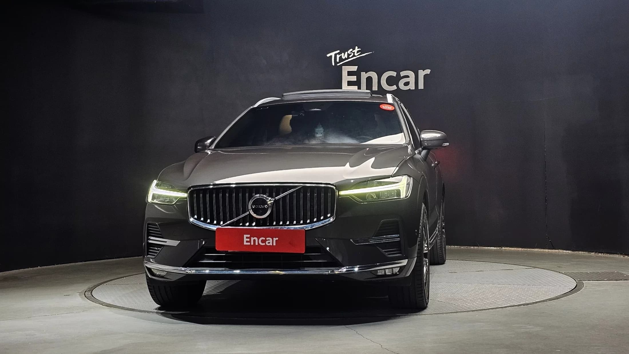 Volvo XC60 B5 Inscription, 2022 г. 45913 км. — фото 3