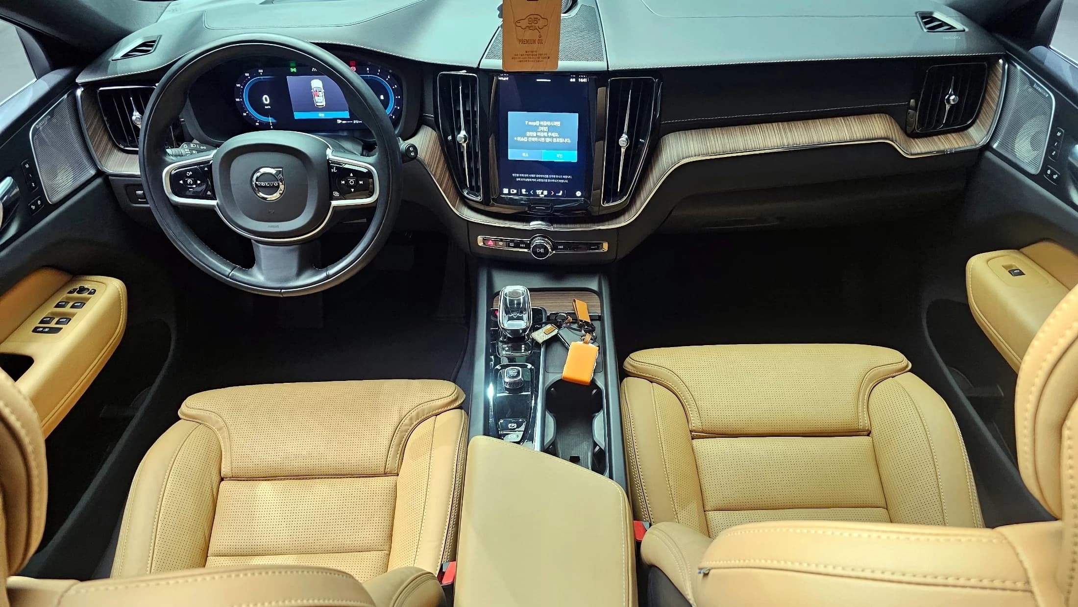Volvo XC60 B5 Inscription, 2022 г. 45913 км. — фото 7