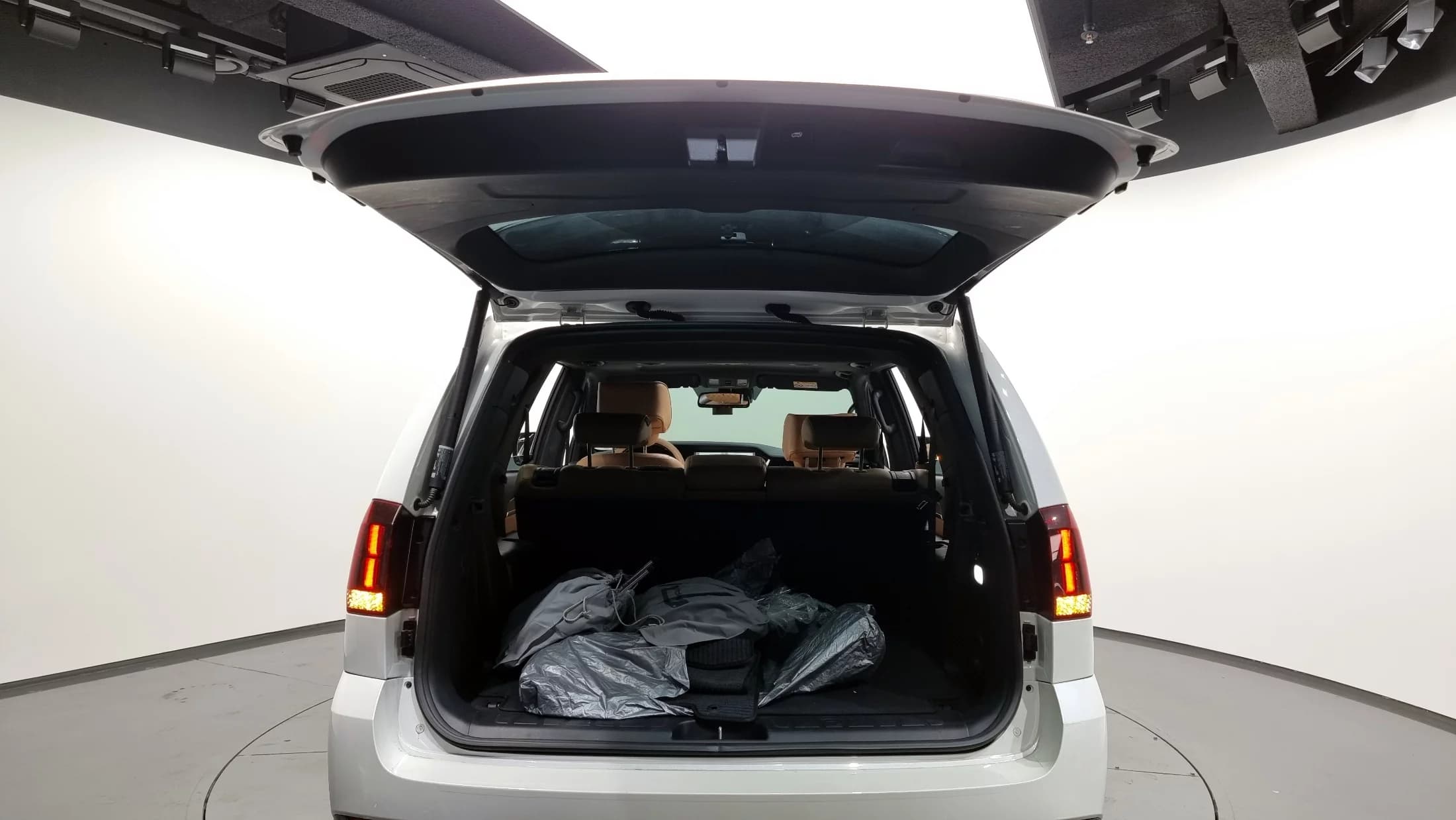 Kia Mohave Diesel 3.0 4WD 7-Seater Masters, 2021 г. 43605 км. — фото 20