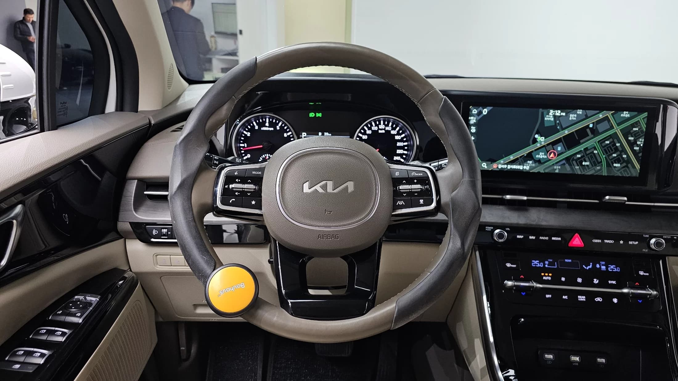 Kia Carnival Gasoline 9-Seater Noblesse, 2023 г. 68870 км. — фото 14