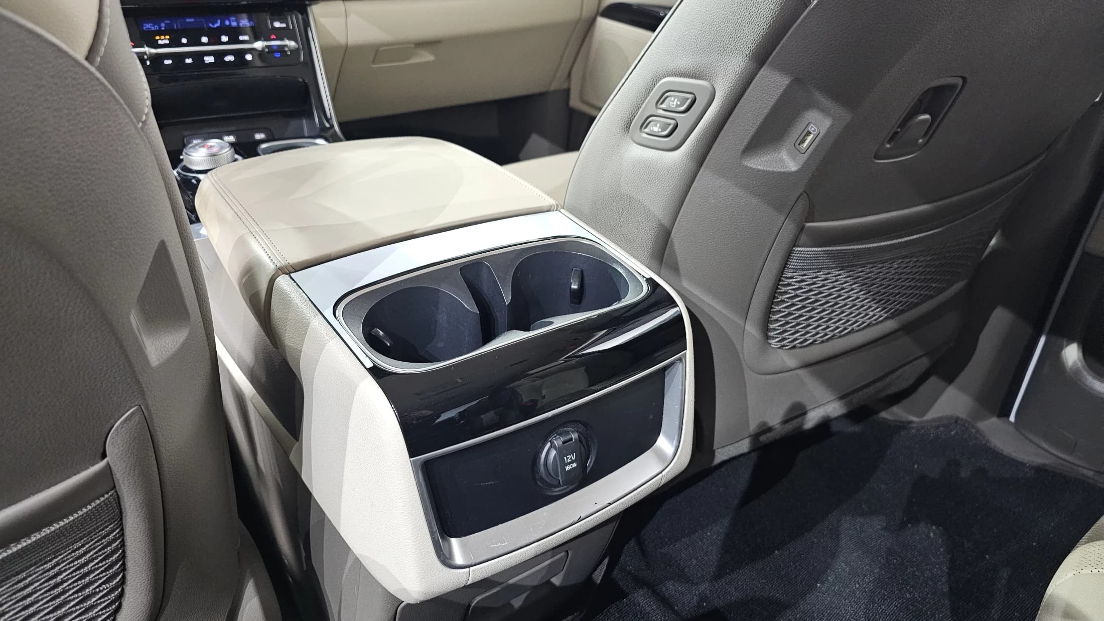 Kia Carnival Gasoline 9-Seater Noblesse, 2023 г. 68870 км. — фото 19