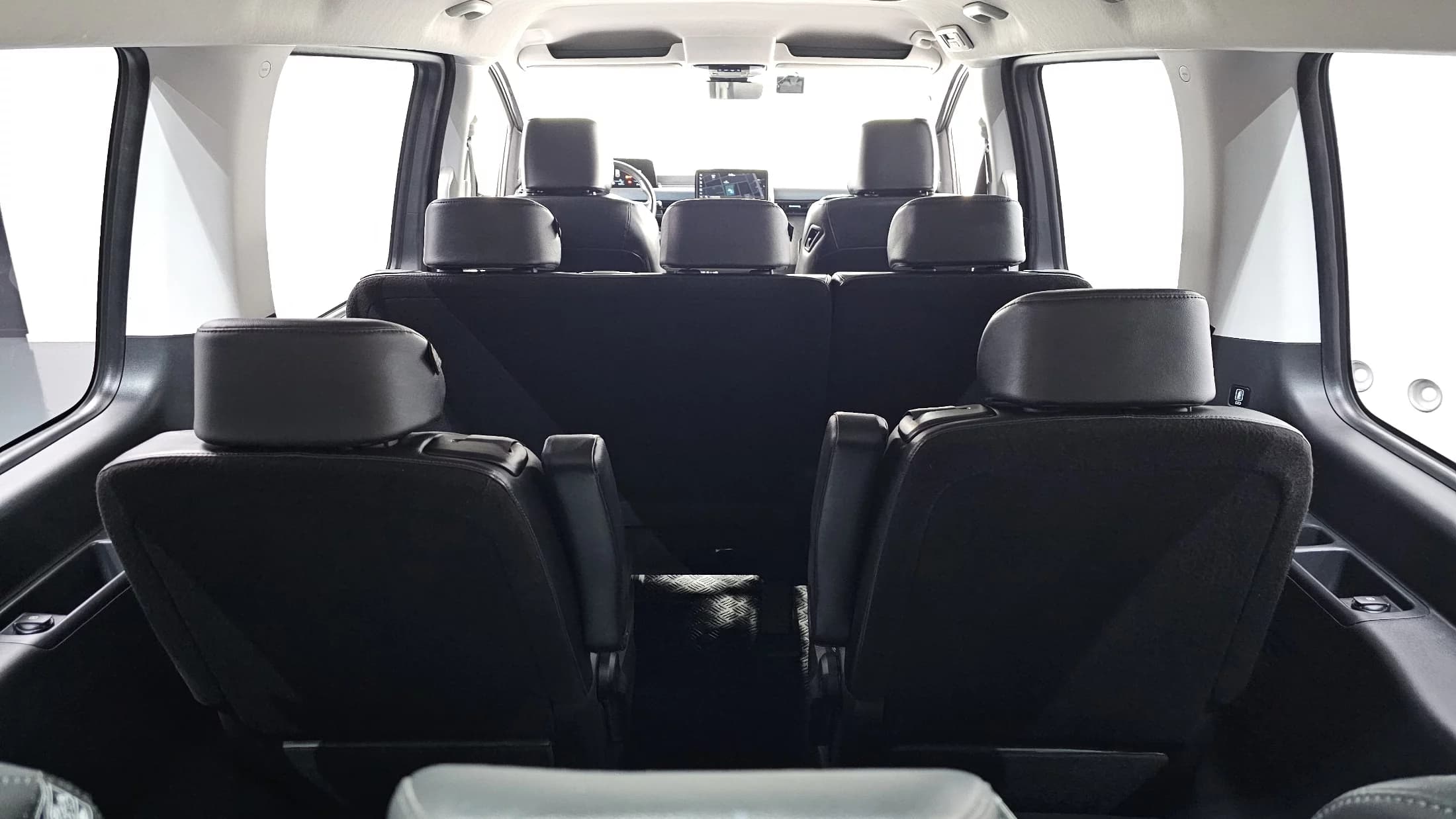 Hyundai Staria Tourer 11-Seater Modern, 2022 г. 30103 км. — фото 19