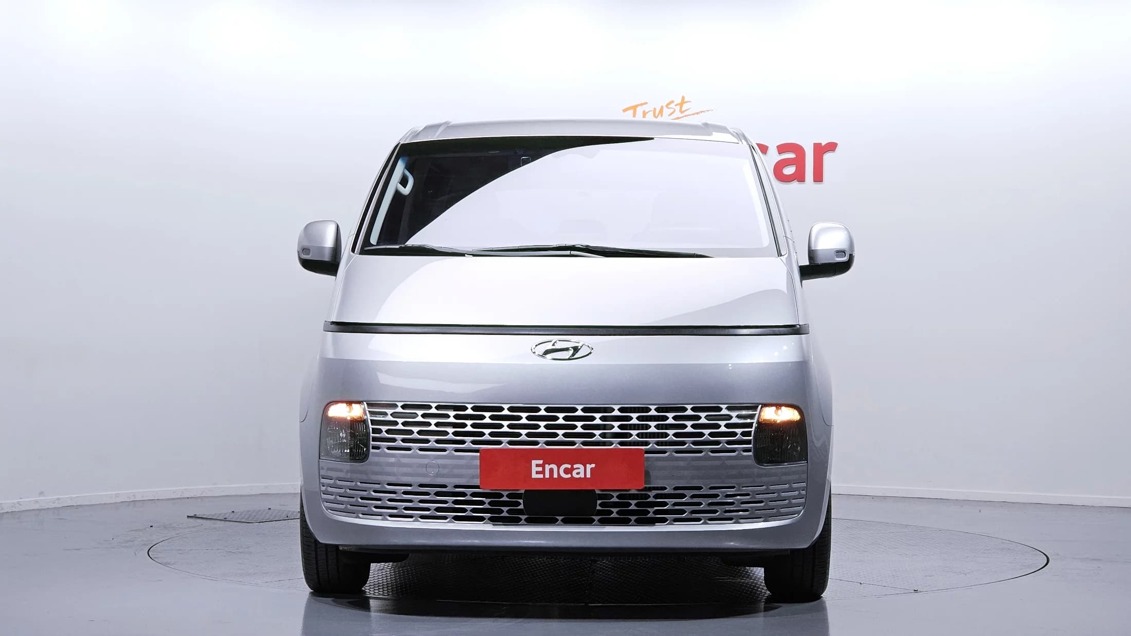 Hyundai Staria Tourer 11-Seater Modern, 2022 г. 30103 км. — фото 3