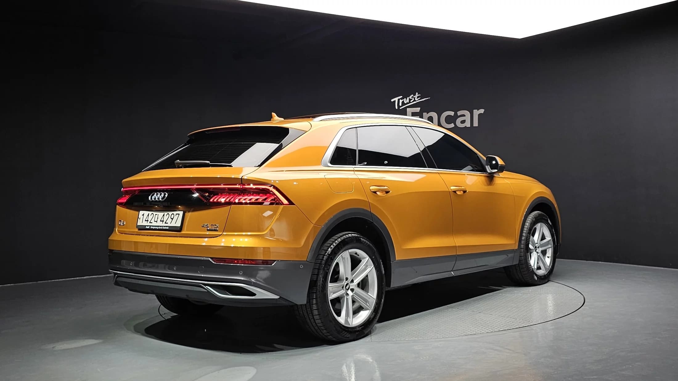 Audi Q8 45 TDI Quattro Premium, 2021 г. 56290 км. — фото 2