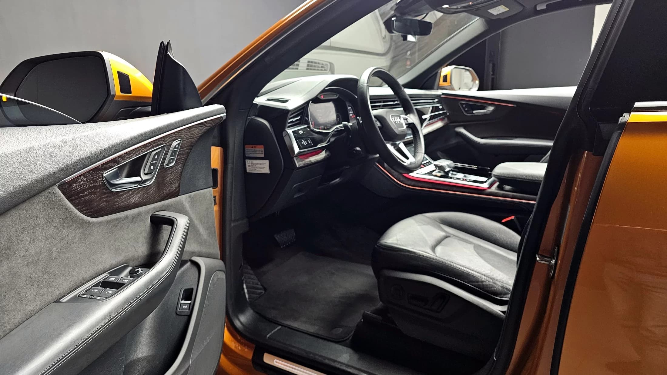 Audi Q8 45 TDI Quattro Premium, 2021 г. 56290 км. — фото 12