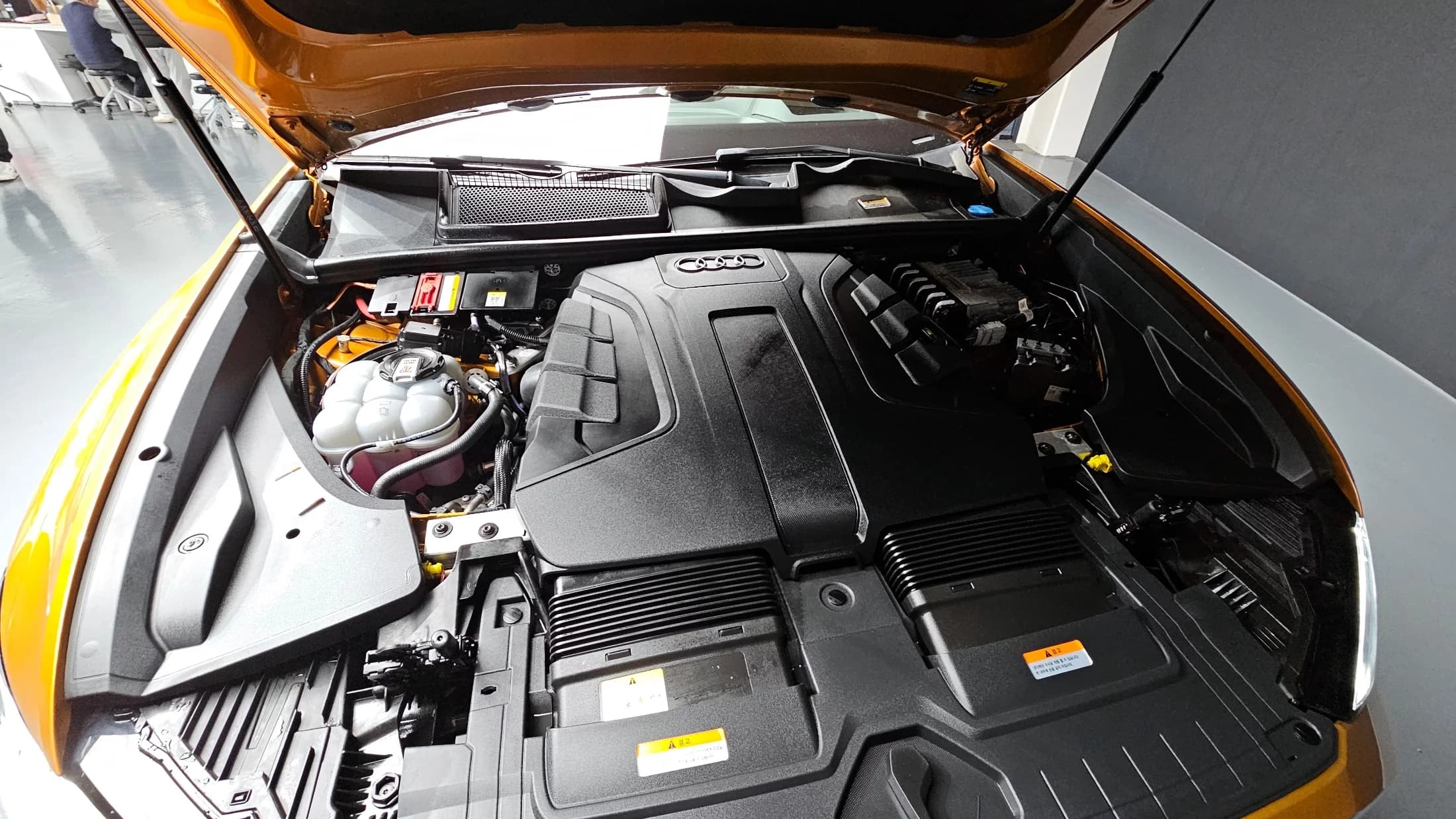 Audi Q8 45 TDI Quattro Premium, 2021 г. 56290 км. — фото 6