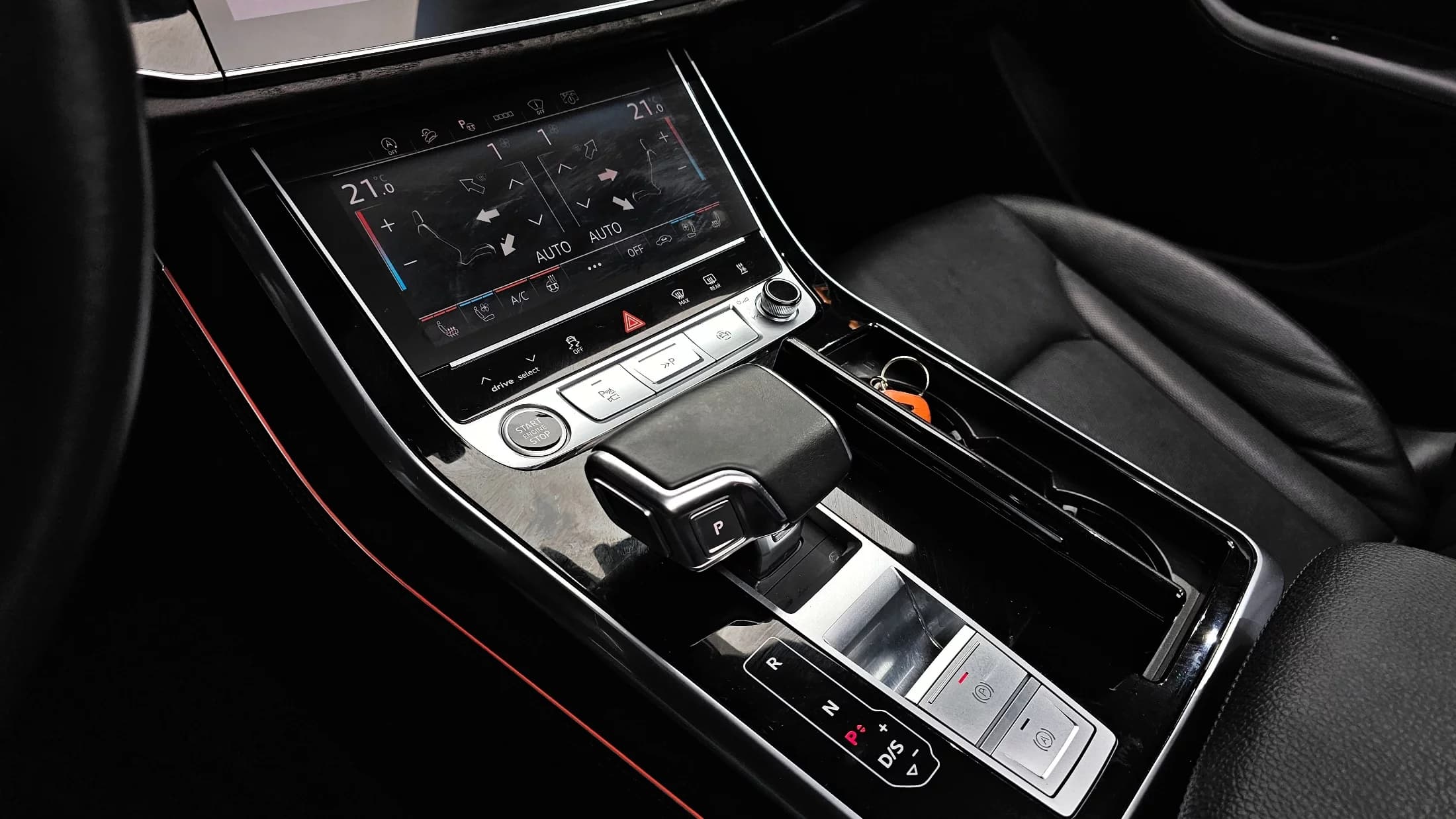 Audi Q8 45 TDI Quattro Premium, 2021 г. 56290 км. — фото 9