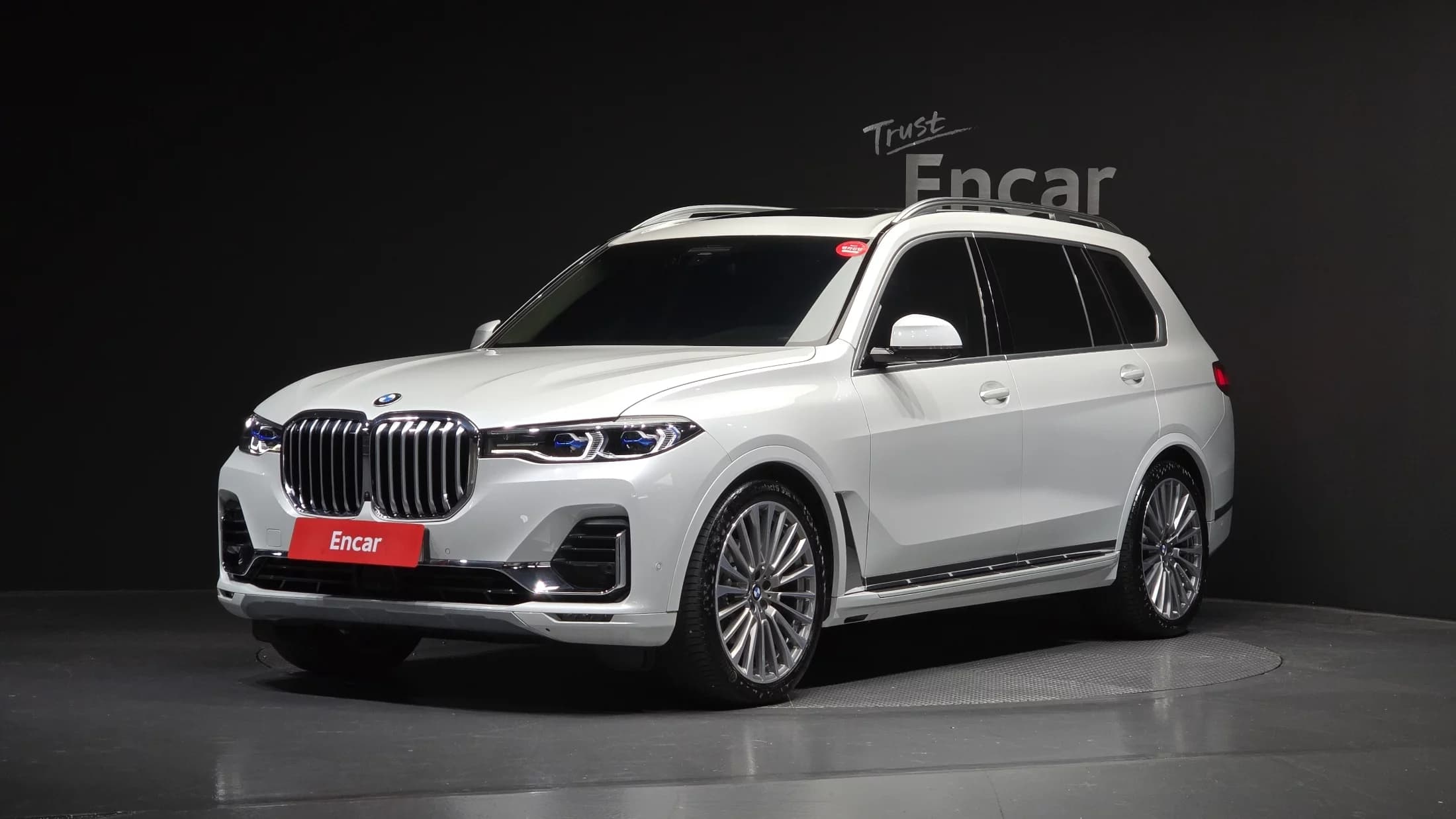 BMW X7 xDrive 40i Design Pure Excellence 6-Seater, 2022 г. 23620 км.