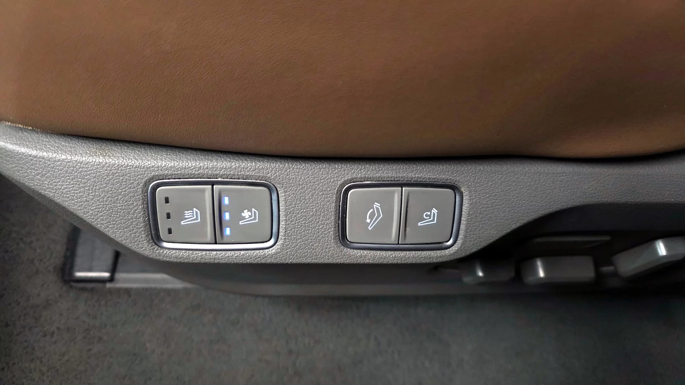 Hyundai Staria 4WD Lounge 7-Seater Inspiration, 2023 г. 41018 км. — фото 18