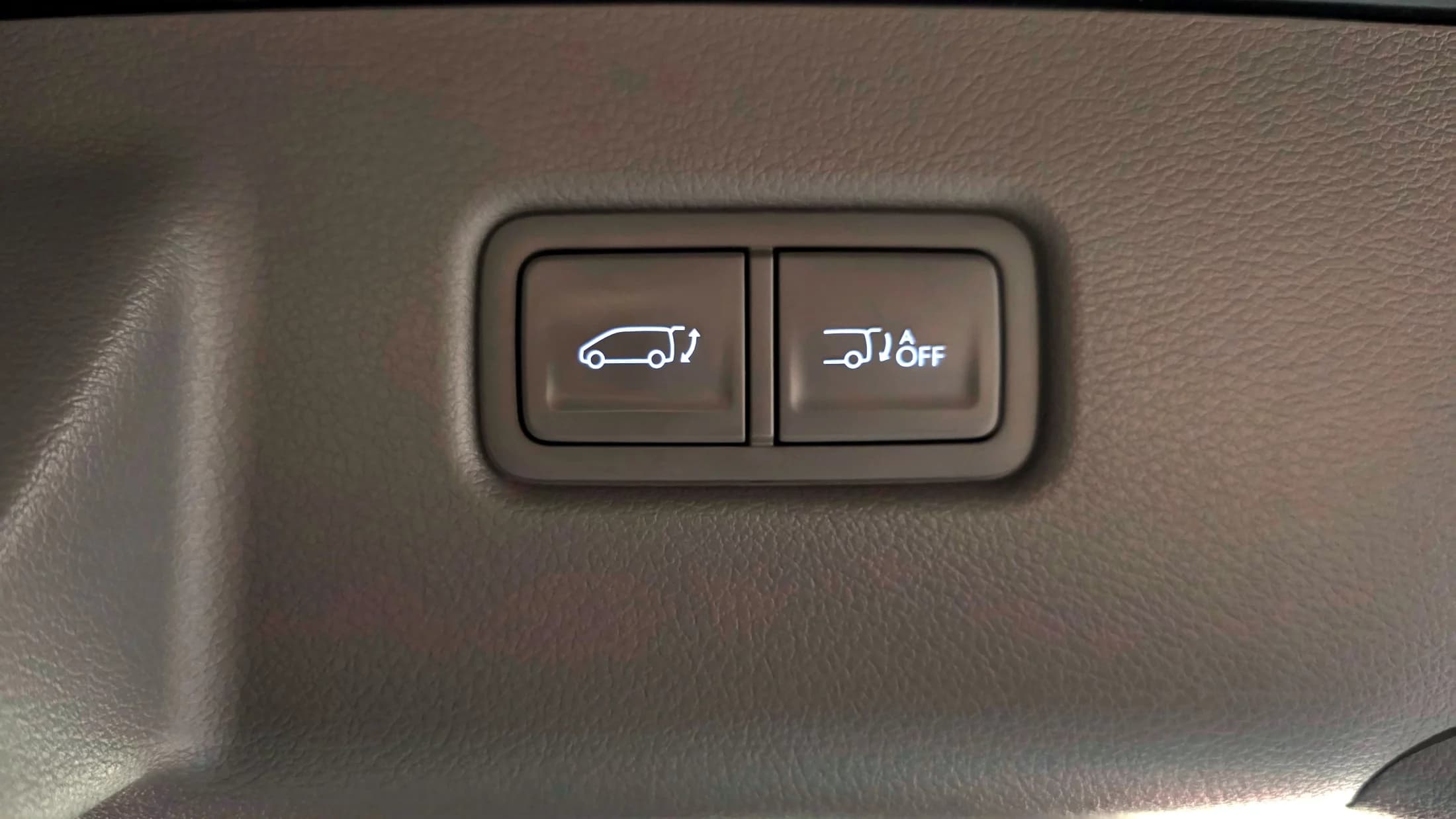 Hyundai Staria 4WD Lounge 7-Seater Inspiration, 2023 г. 41018 км. — фото 19