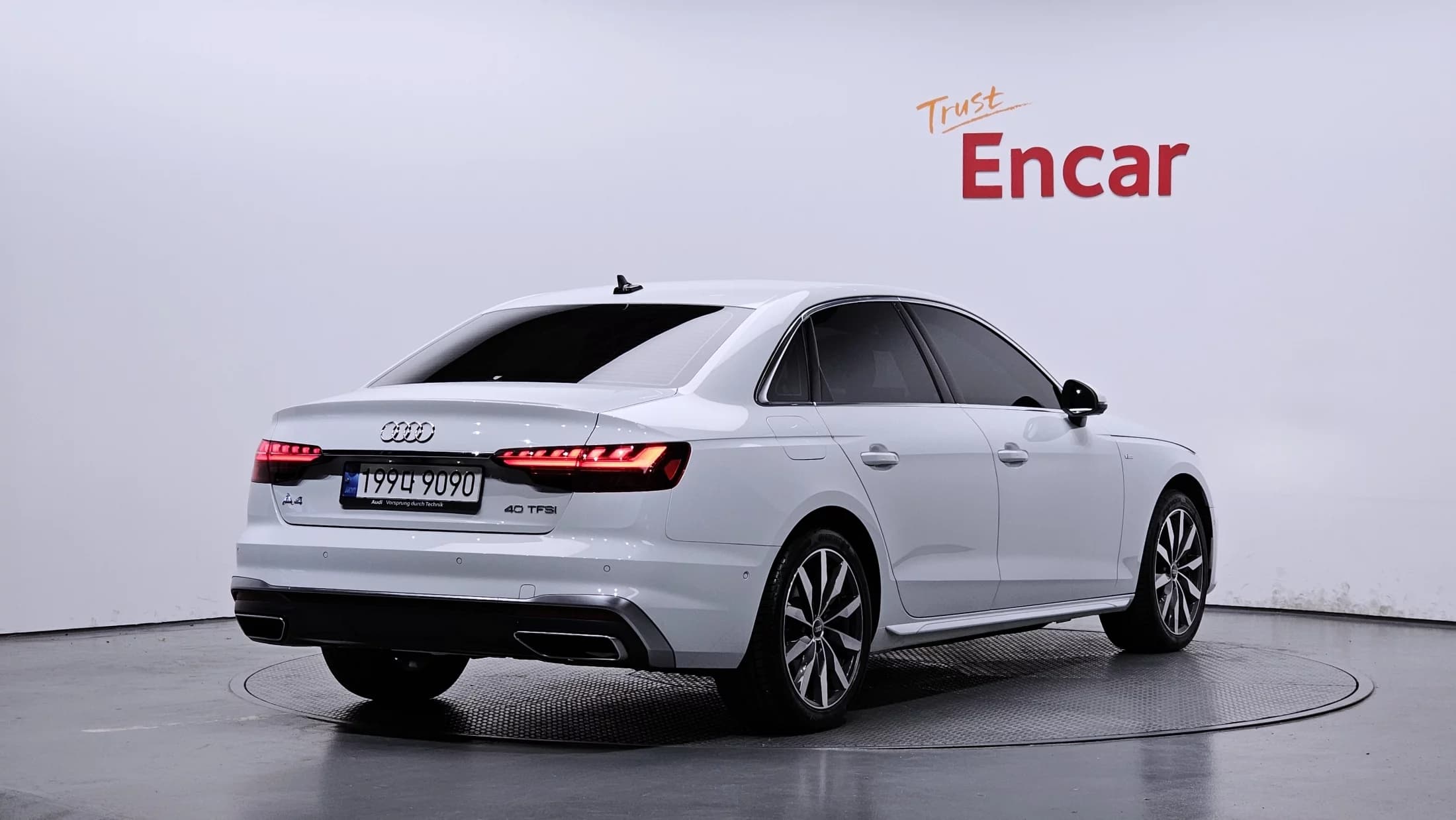 Audi A4 40 TFSI Premium, 2023 г. 3199 км. — фото 2