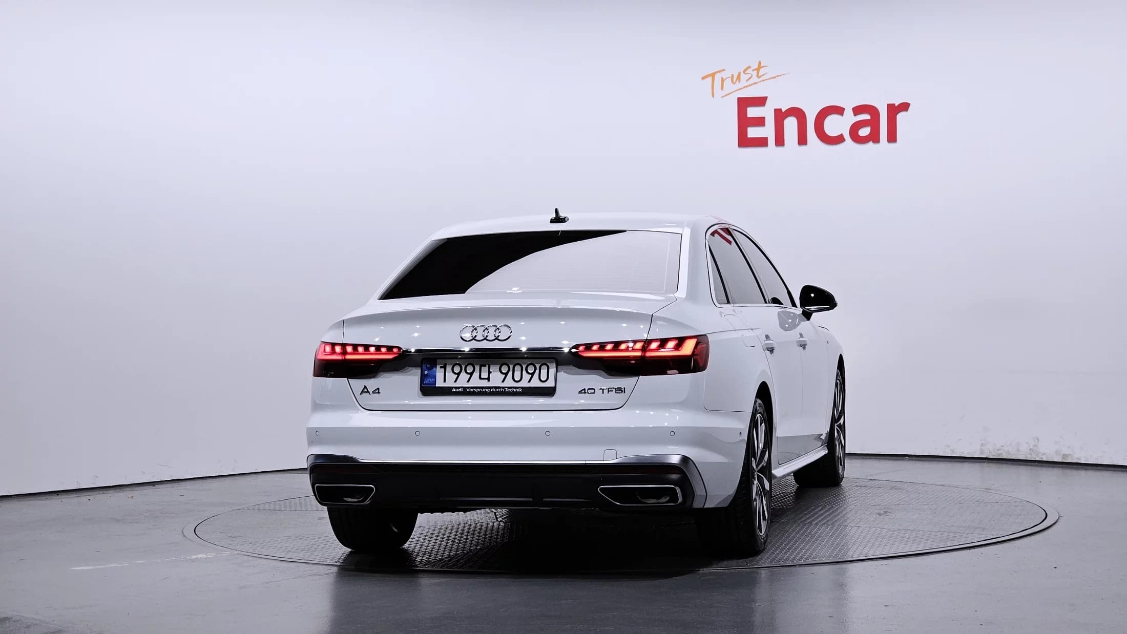 Audi A4 40 TFSI Premium, 2023 г. 3199 км. — фото 4