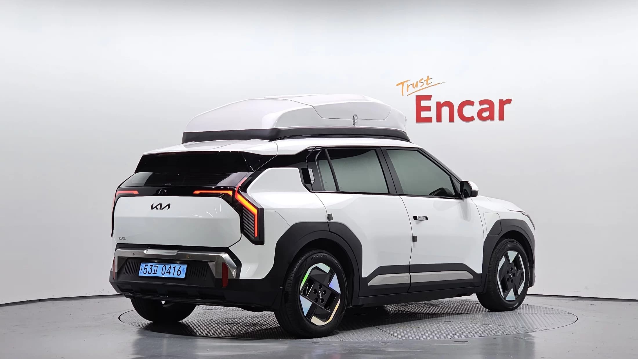 Kia EV3 Long Range 2WD Earth, электромобиль, 2024 г. 31870 км. — фото 2