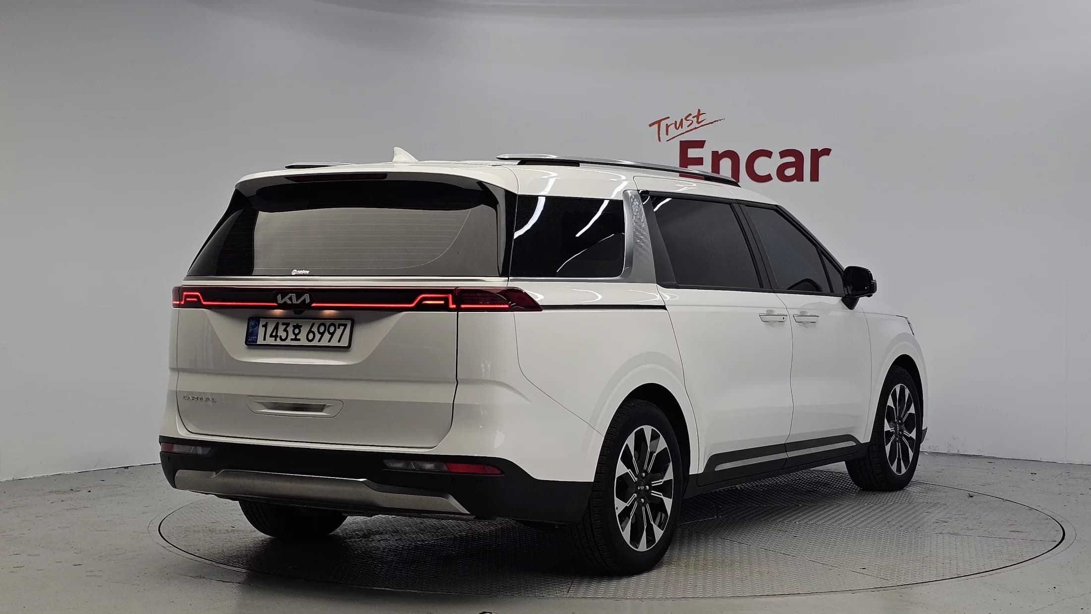 Kia Carnival 9-Seater Signature, 2021 г. 74794 км. — фото 2