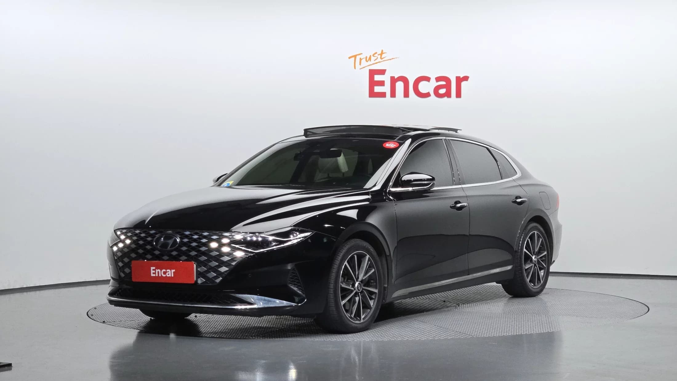 Hyundai Grandeur 2.5 Le Blanc, 2022 г. 43125 км.