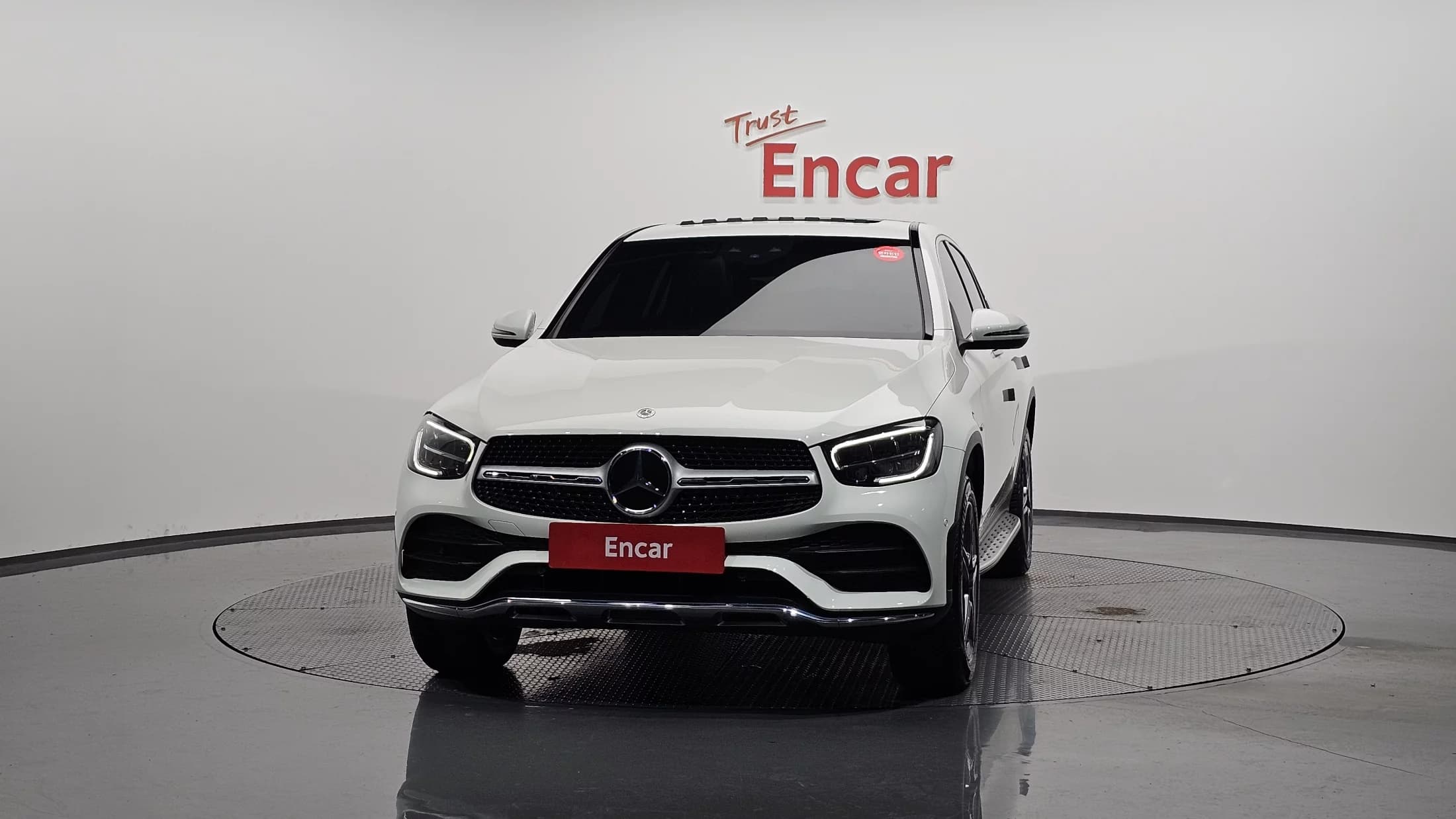 Mercedes-Benz GLC-Class GLC300e 4MATIC Coupe, гибрид, 2021 г. 49583 км. — фото 2