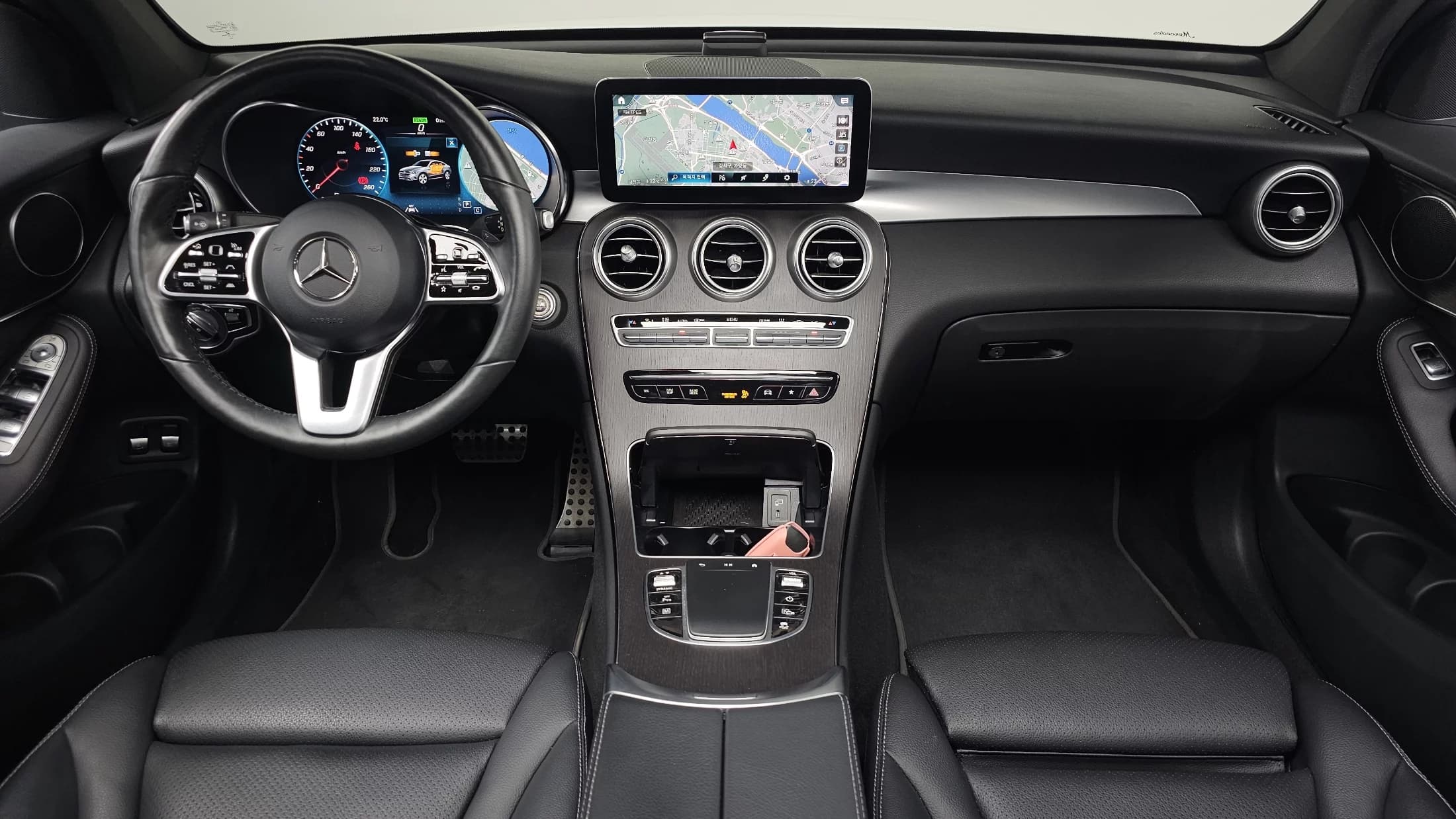 Mercedes-Benz GLC-Class GLC300e 4MATIC Coupe, гибрид, 2021 г. 49583 км. — фото 6
