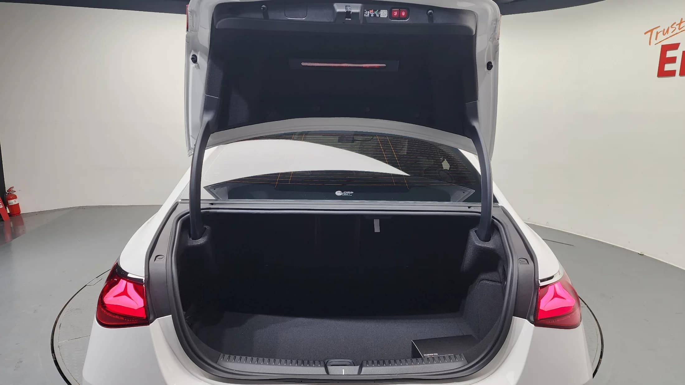 Mercedes-Benz E-Class E200 Avantgarde, 2025 г. — фото 20