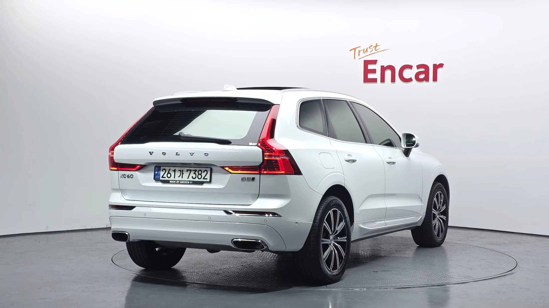 Volvo XC60 B5 Inscription, 2021 г. 54625 км. — фото 2