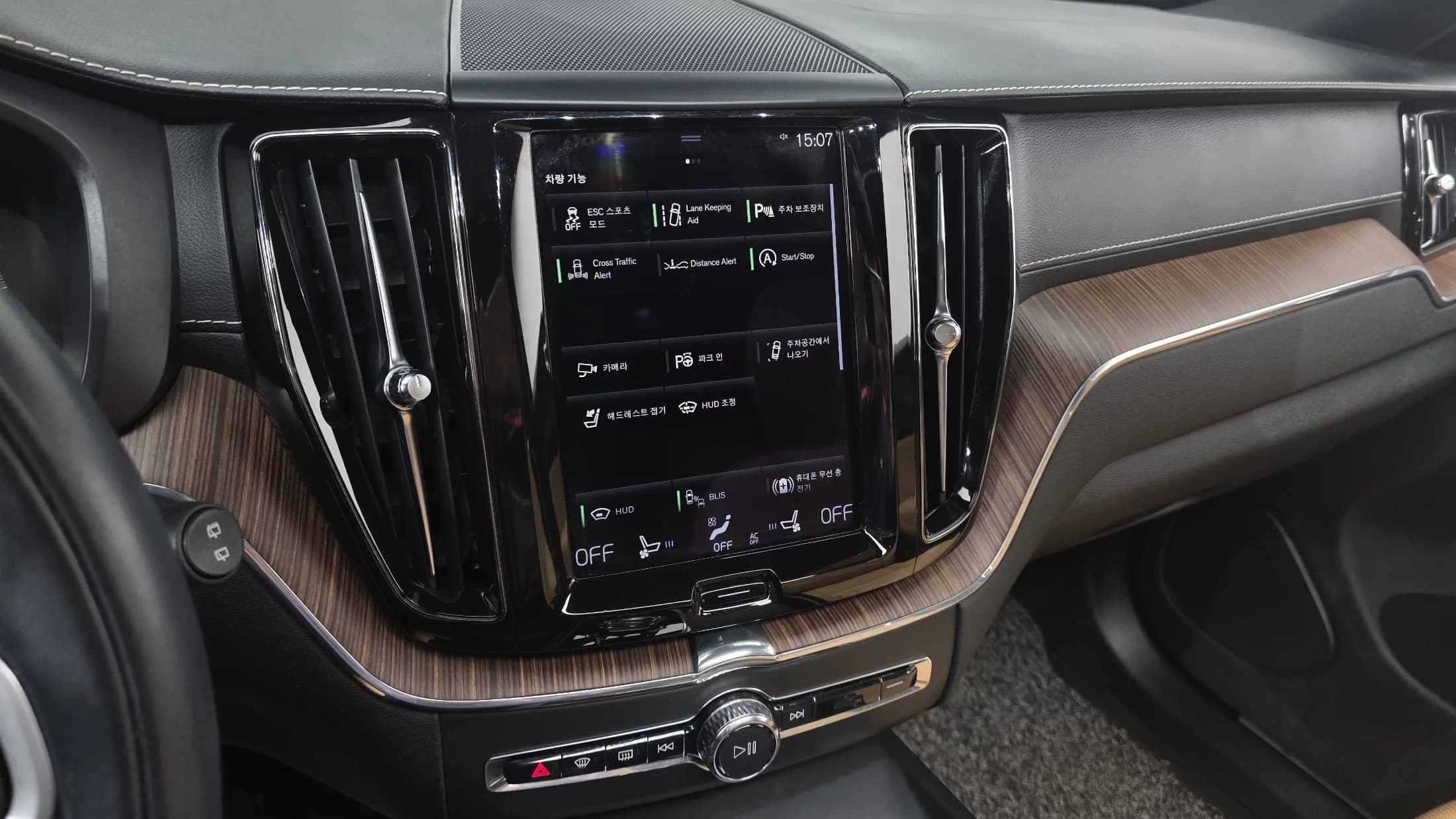 Volvo XC60 B5 Inscription, 2021 г. 54625 км. — фото 17