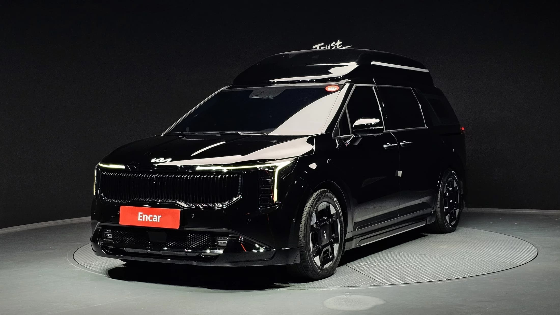 Kia Carnival Gasoline 9-Seater Hi Limousine (7-seater Limousine(Special vehicle), 2024 г. 18700 км.