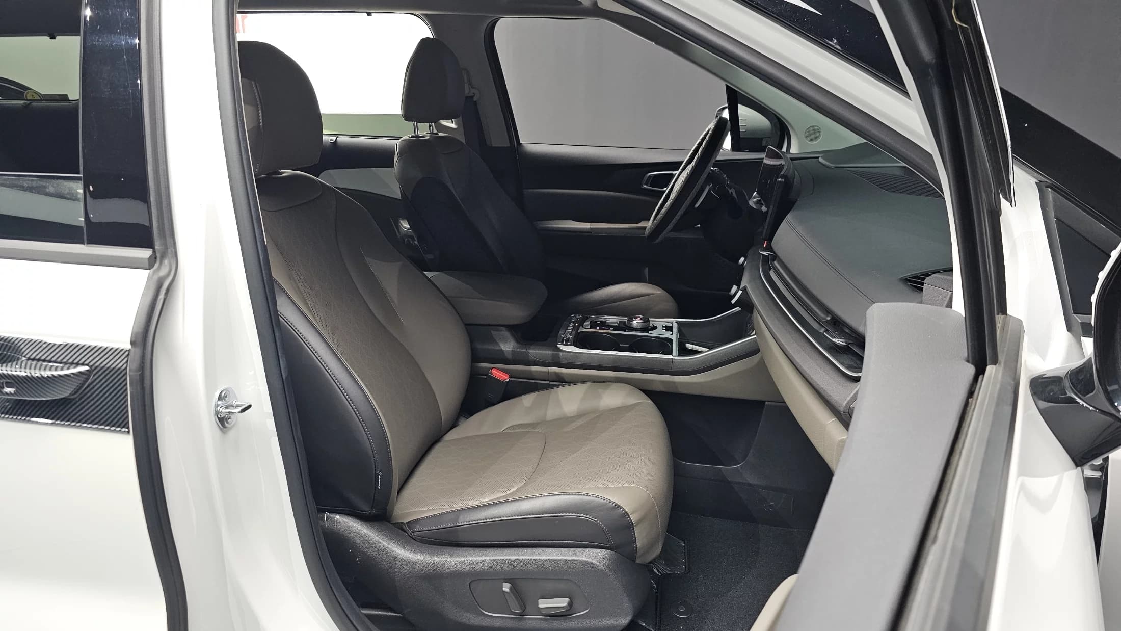 Kia Carnival 9-Seater Noblesse, 2024 г. 14598 км. — фото 12