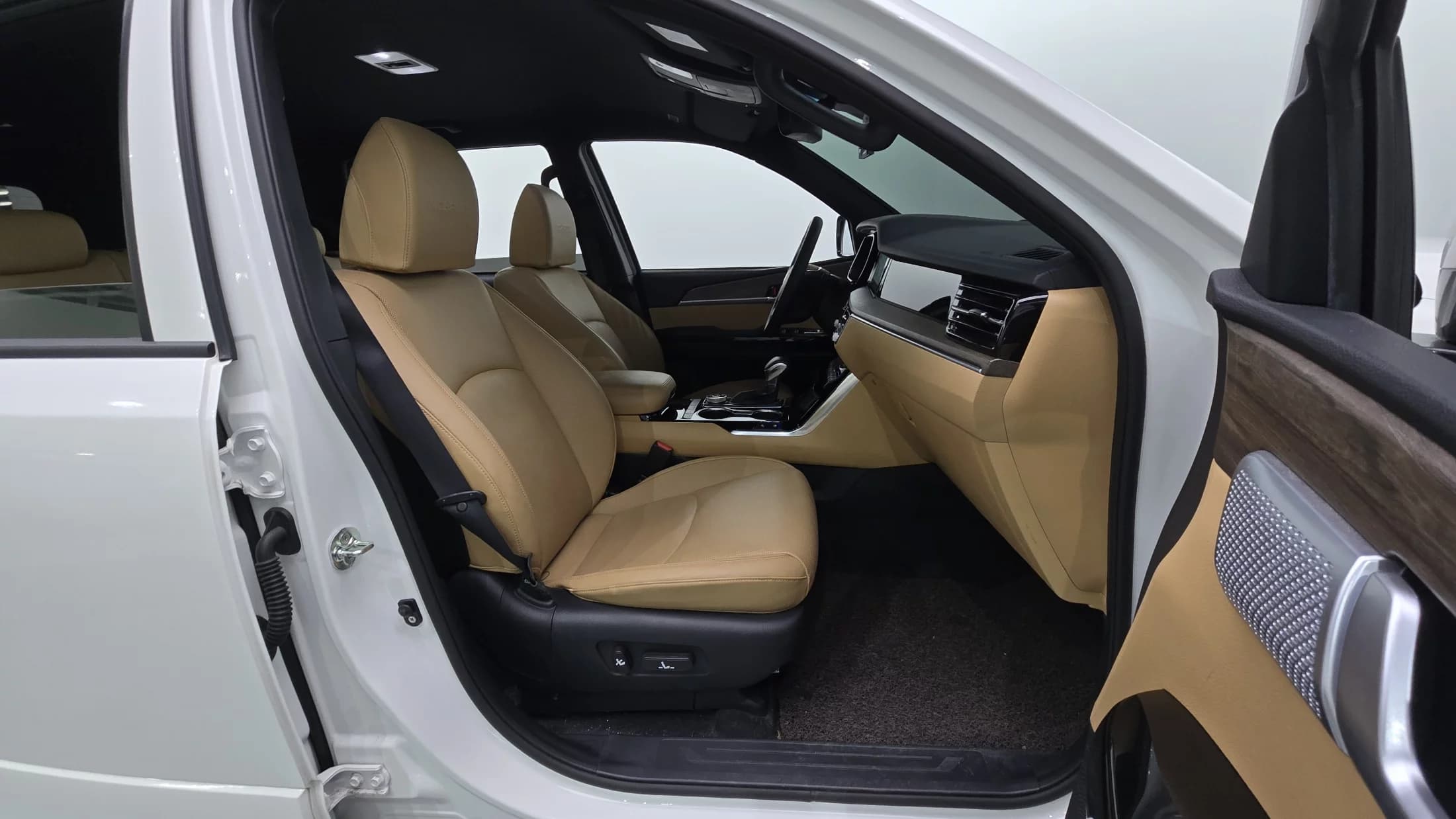 Kia Mohave Diesel 3.0 4WD 5-Seater Platinum, 2021 г. 75157 км. — фото 11