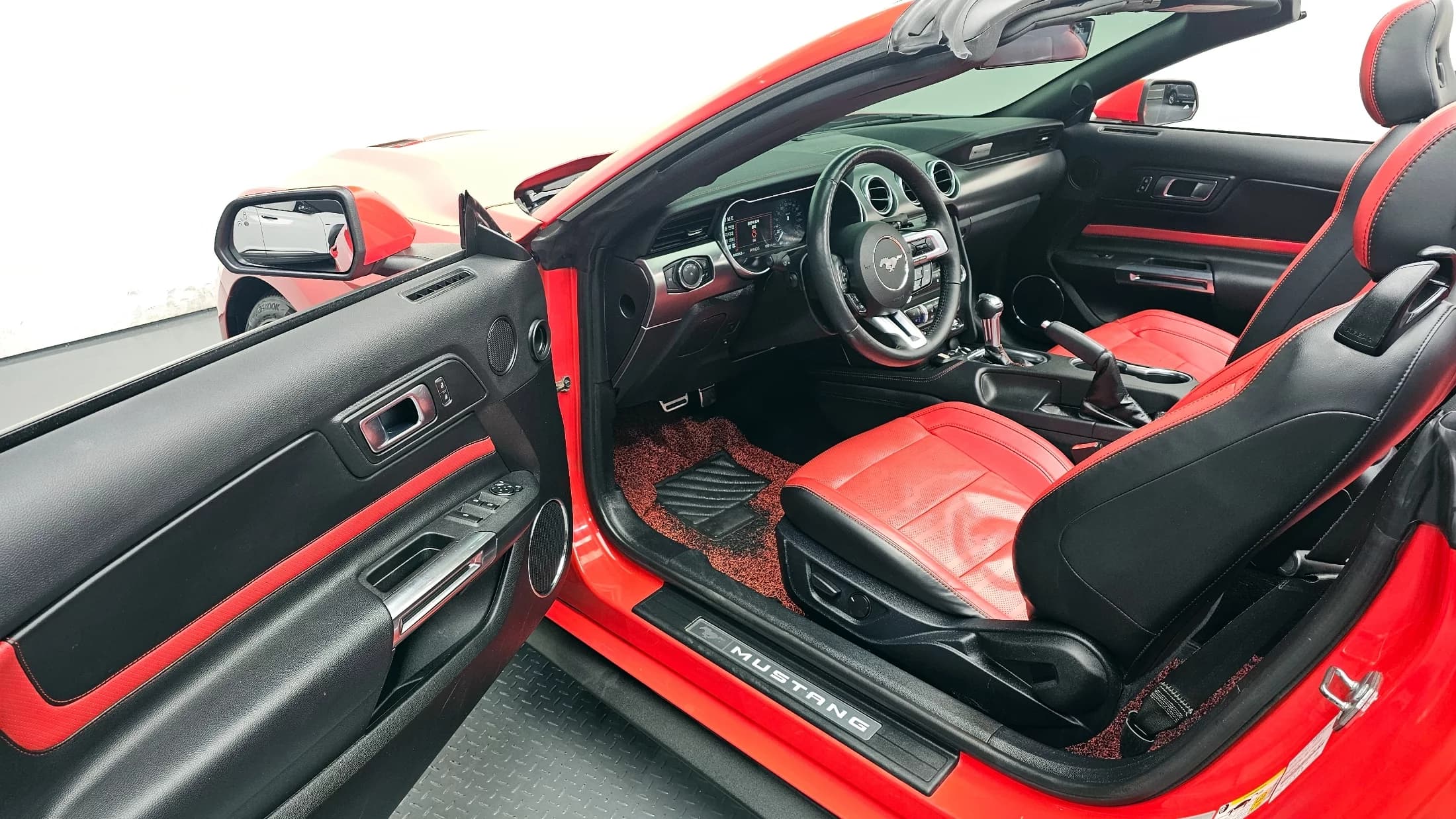 Ford MUSTANG Convertible, 2021 г. 85034 км. — фото 11