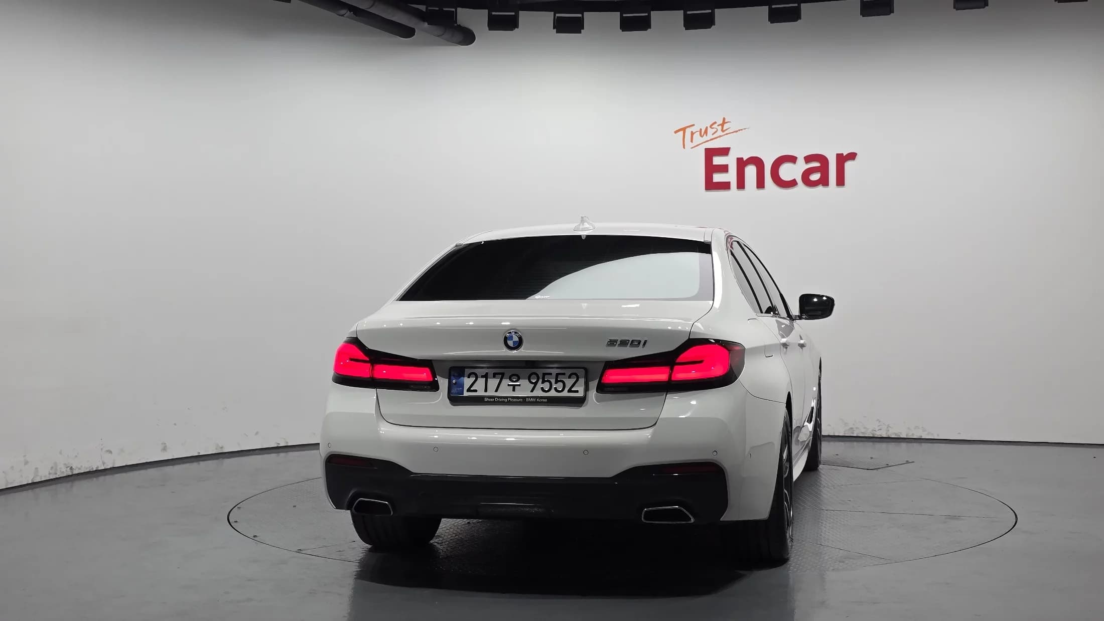 BMW 5-Series 520i M Sport, 2022 г. 54228 км. — фото 4