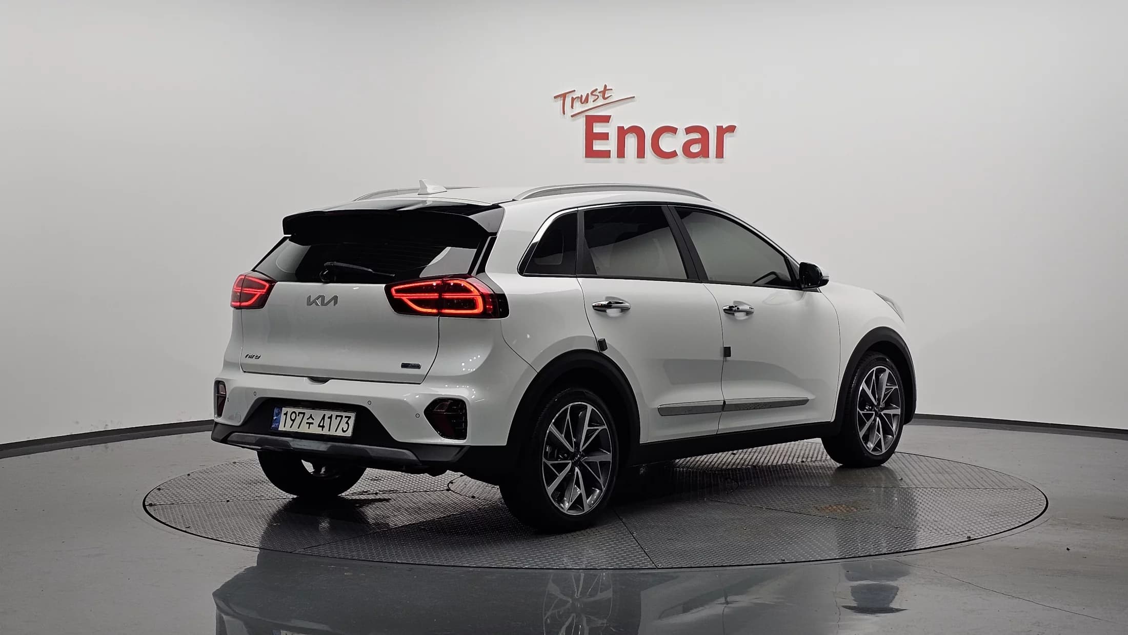 Kia Niro 1.6 HEV Signature, гибрид, 2021 г. 53053 км.