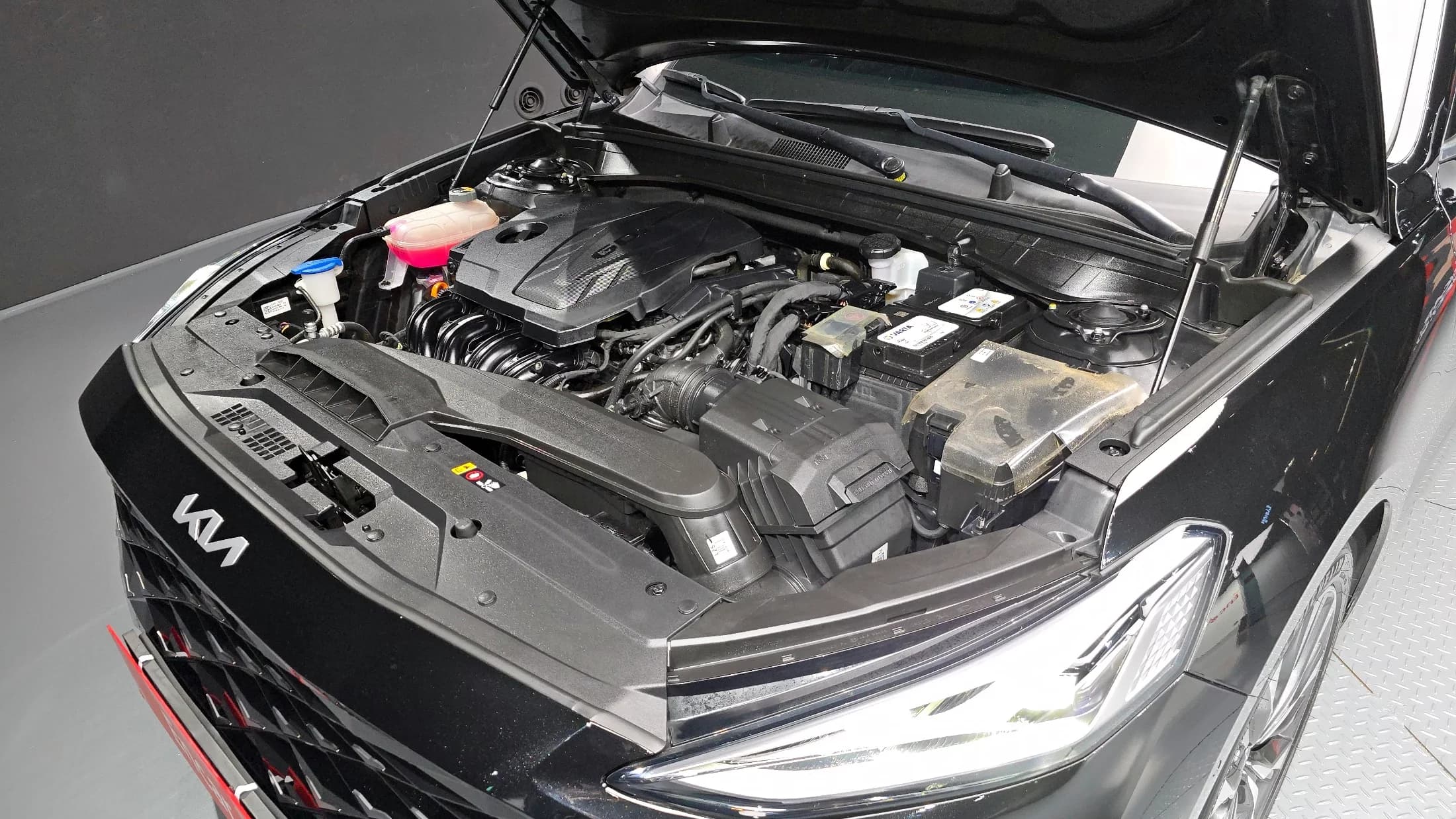 Kia K8 2.5 Gasoline 2WD Signature, 2022 г. 24298 км. — фото 6
