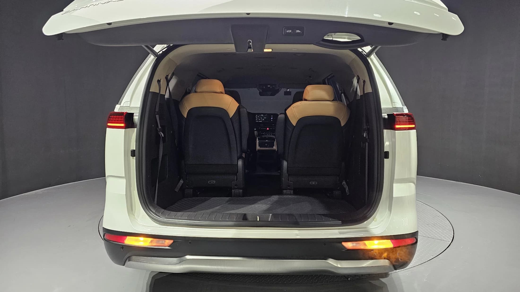 Kia Carnival Gasoline 9-Seater Noblesse, 2021 г. 95957 км. — фото 20