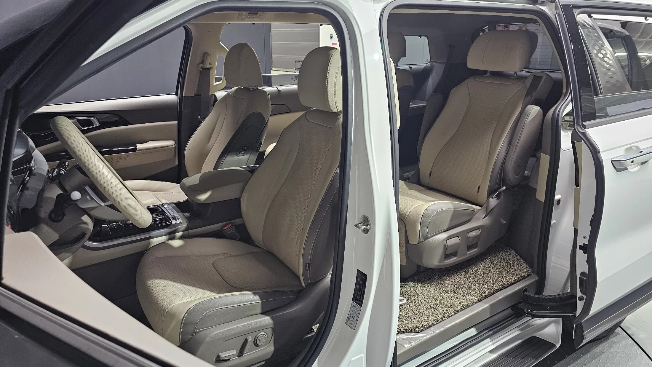 Kia Carnival Gasoline 7-Seater Noblesse, 2022 г. 26901 км. — фото 24