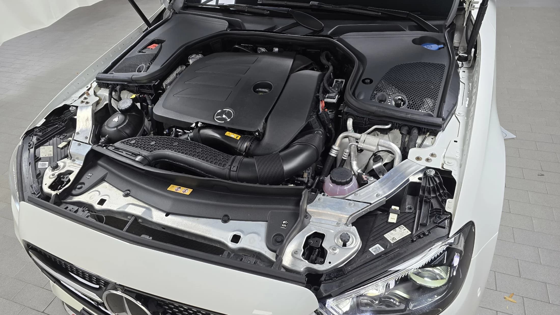 Mercedes-Benz E-Class E350 4MATIC AMG Line, 2022 г. 32270 км. — фото 6