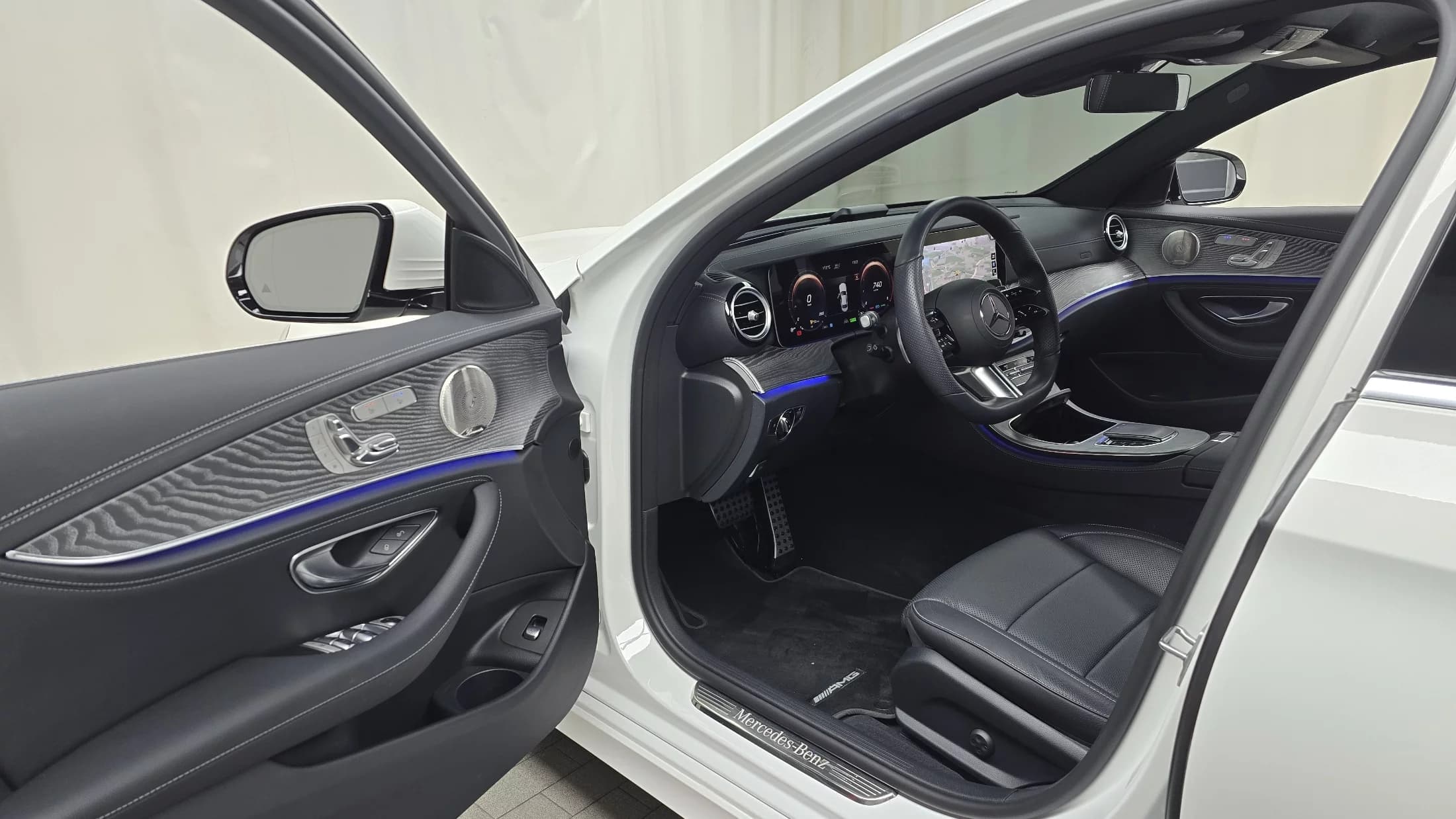Mercedes-Benz E-Class E350 4MATIC AMG Line, 2022 г. 32270 км. — фото 10