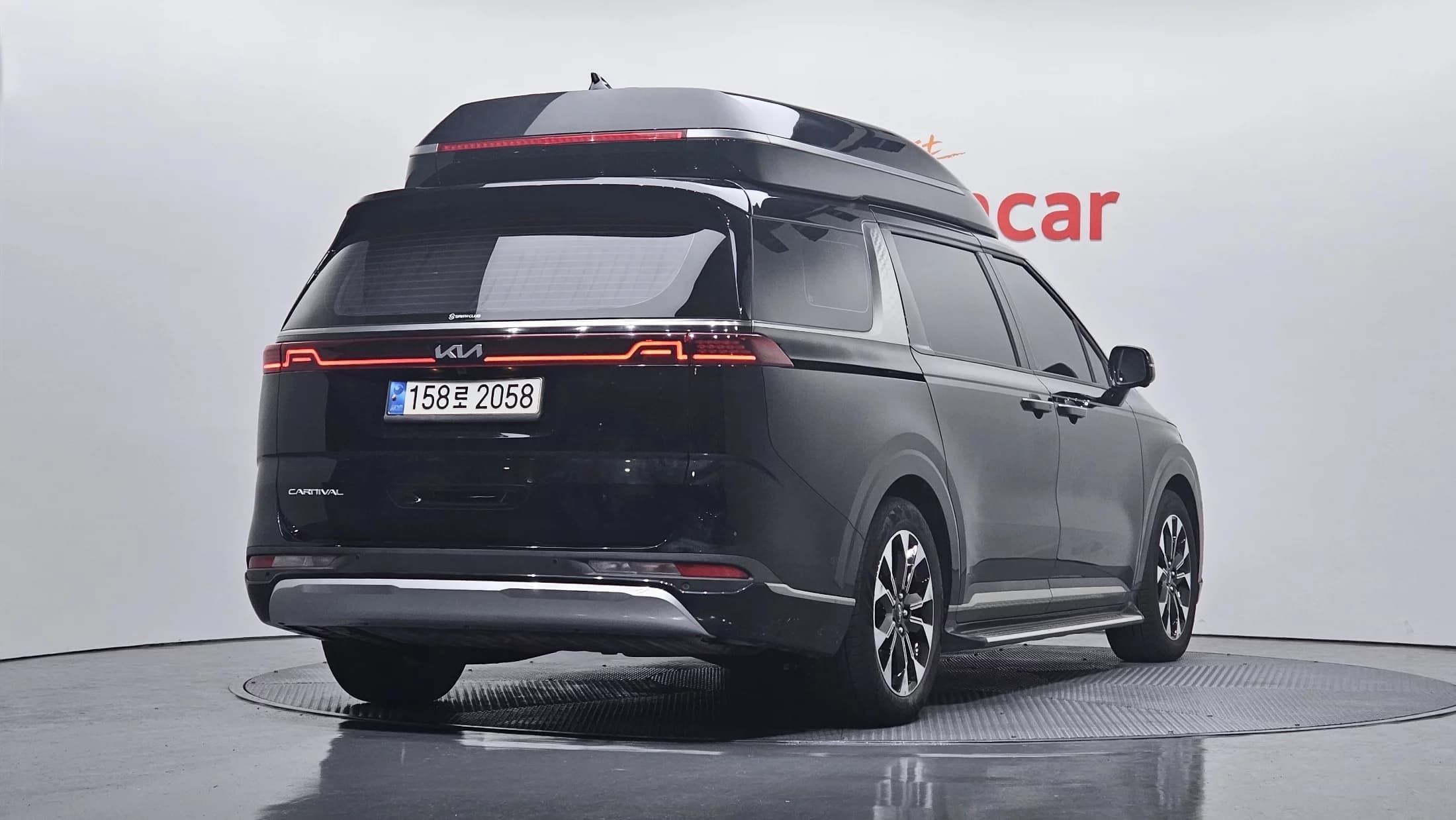 Kia Carnival 7-Seater Hi-Limousine Signature, 2021 г. 51683 км. — фото 2