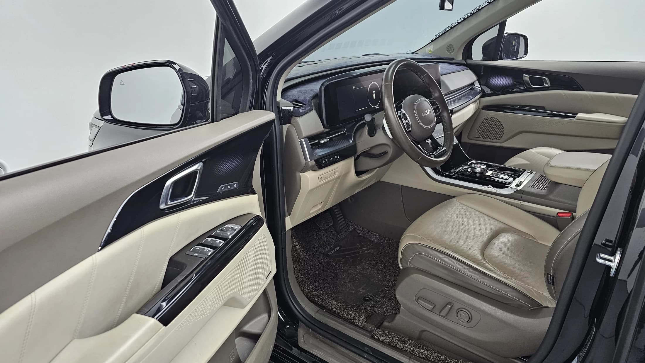 Kia Carnival 7-Seater Hi-Limousine Signature, 2021 г. 51683 км. — фото 11