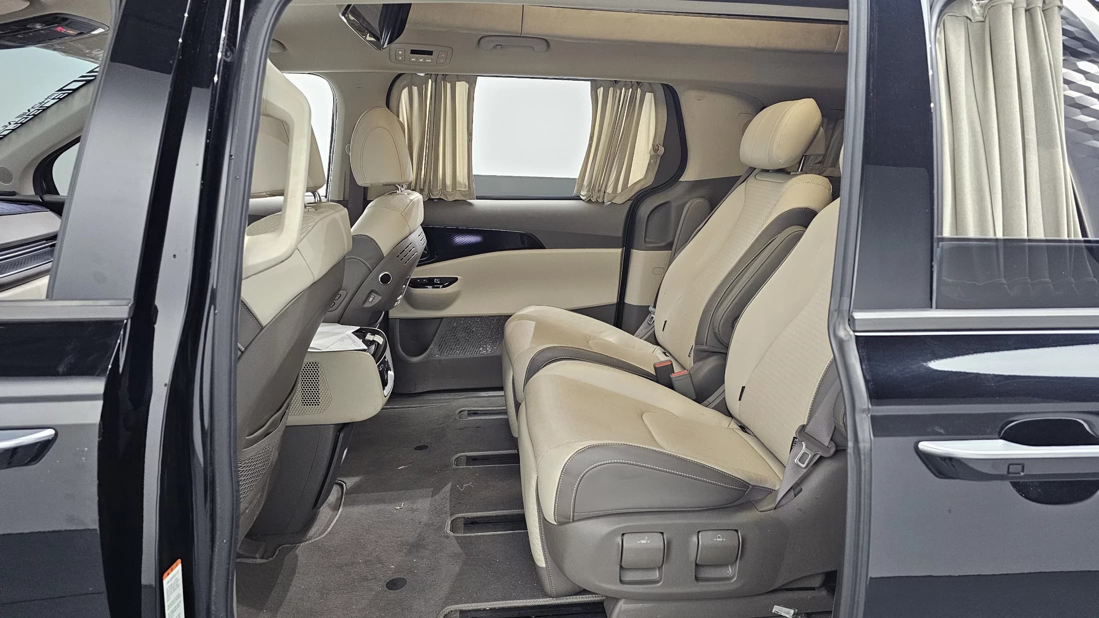 Kia Carnival 7-Seater Hi-Limousine Signature, 2021 г. 51683 км. — фото 12