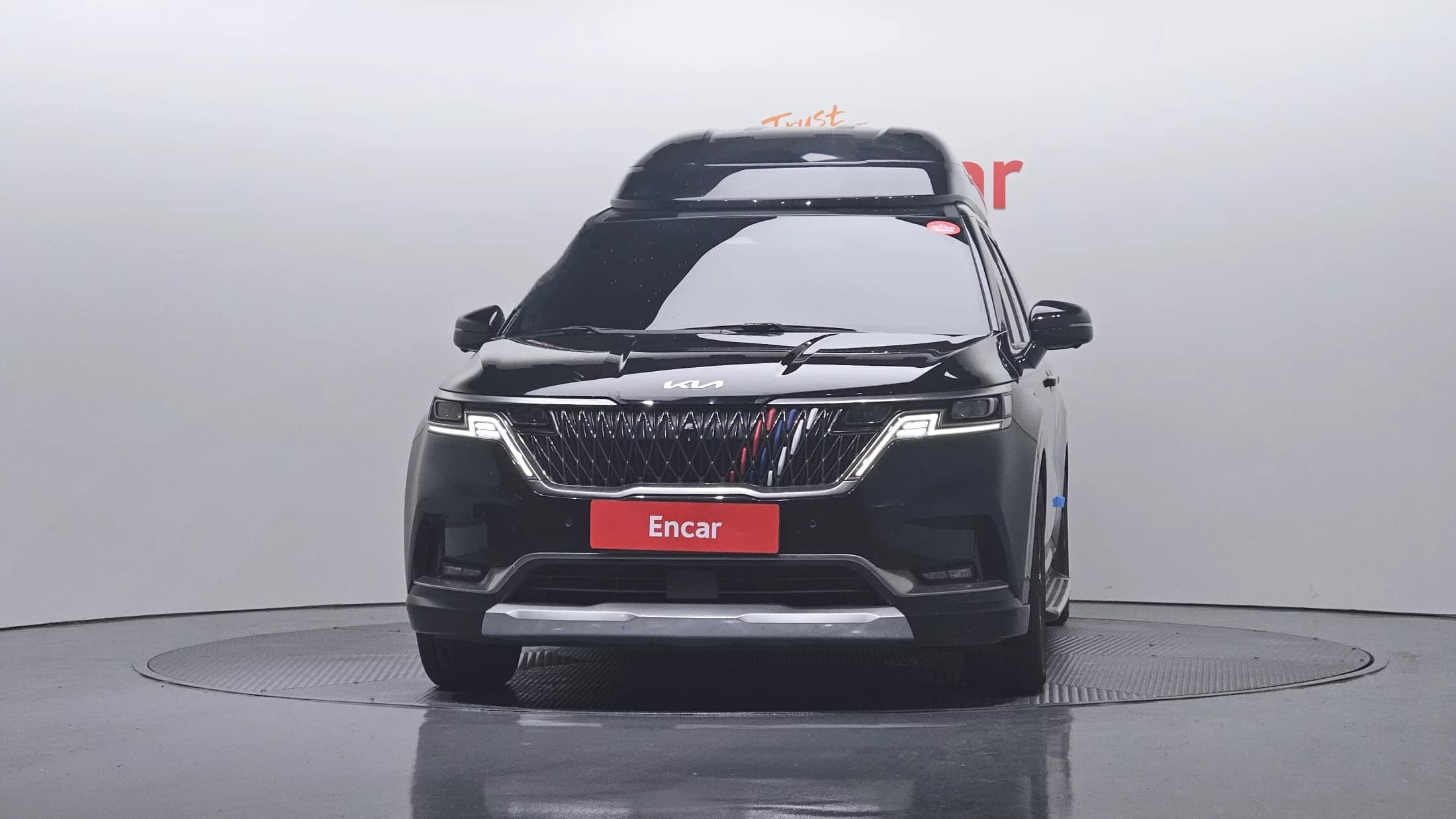 Kia Carnival 7-Seater Hi-Limousine Signature, 2021 г. 51683 км. — фото 3