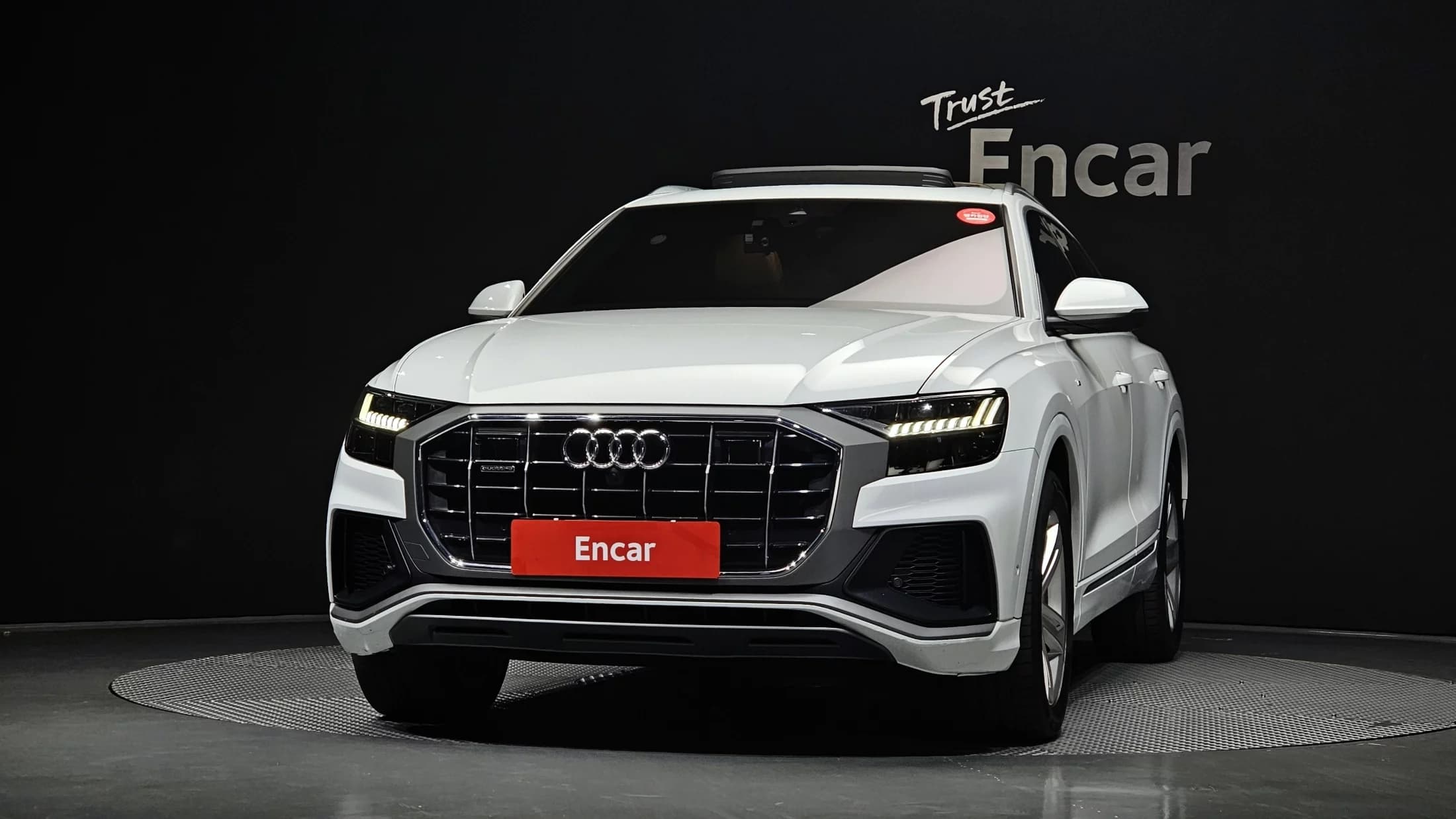 Audi Q8 45 TDI Quattro Premium, 2021 г. 83069 км. — фото 3