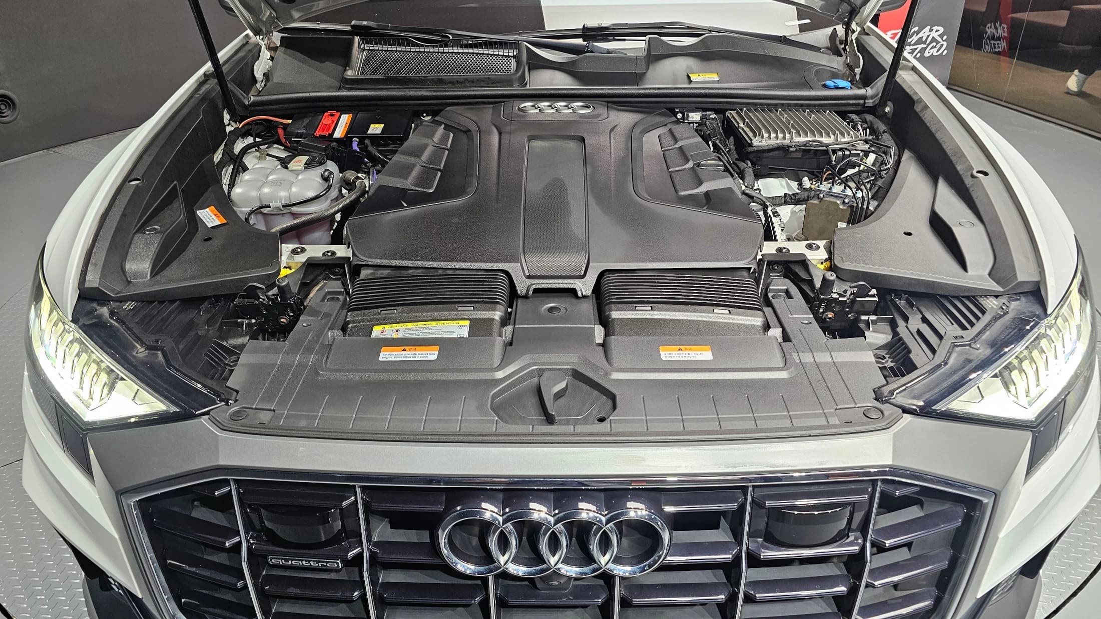 Audi Q8 45 TDI Quattro Premium, 2021 г. 83069 км. — фото 6