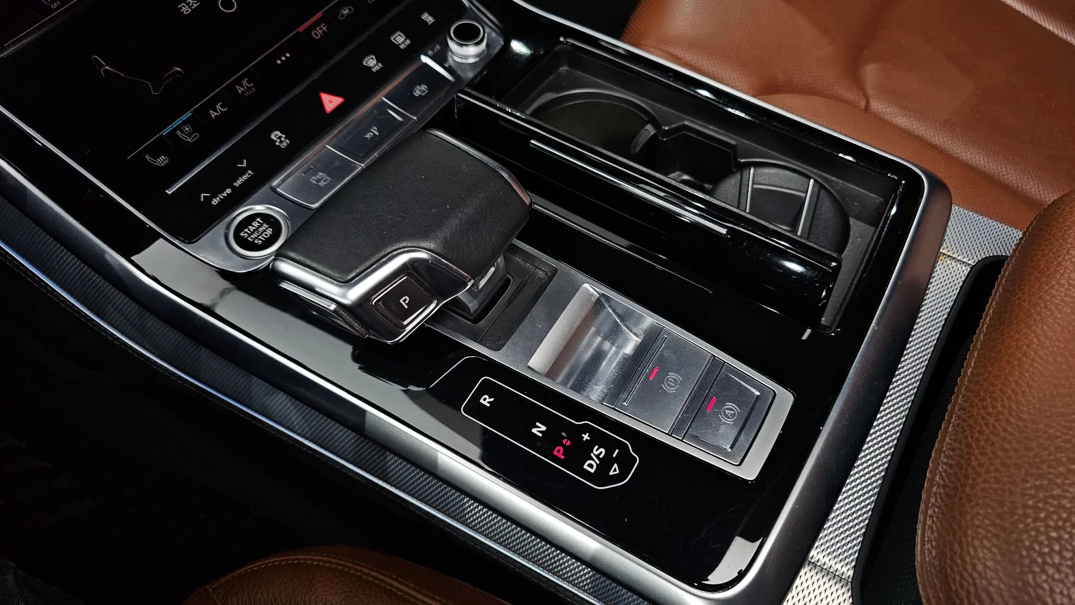 Audi Q8 45 TDI Quattro Premium, 2021 г. 83069 км. — фото 9
