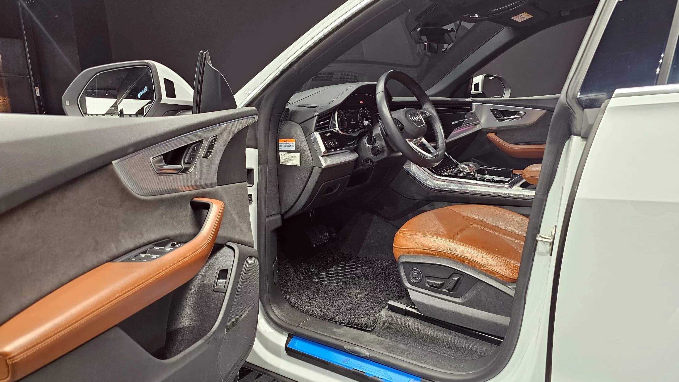 Audi Q8 45 TDI Quattro Premium, 2021 г. 83069 км. — фото 10