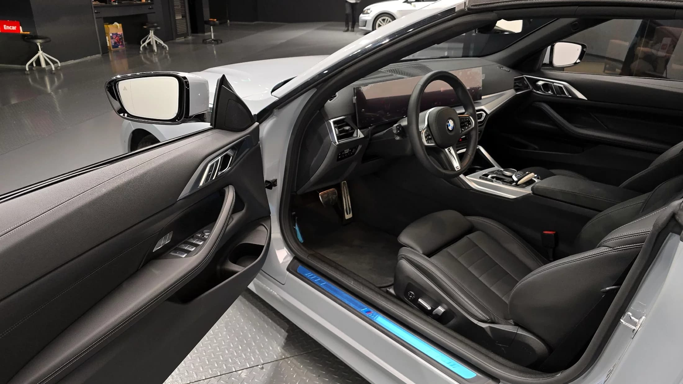 BMW 4-Series 420i M Sport Convertible, 2023 г. 21401 км. — фото 11