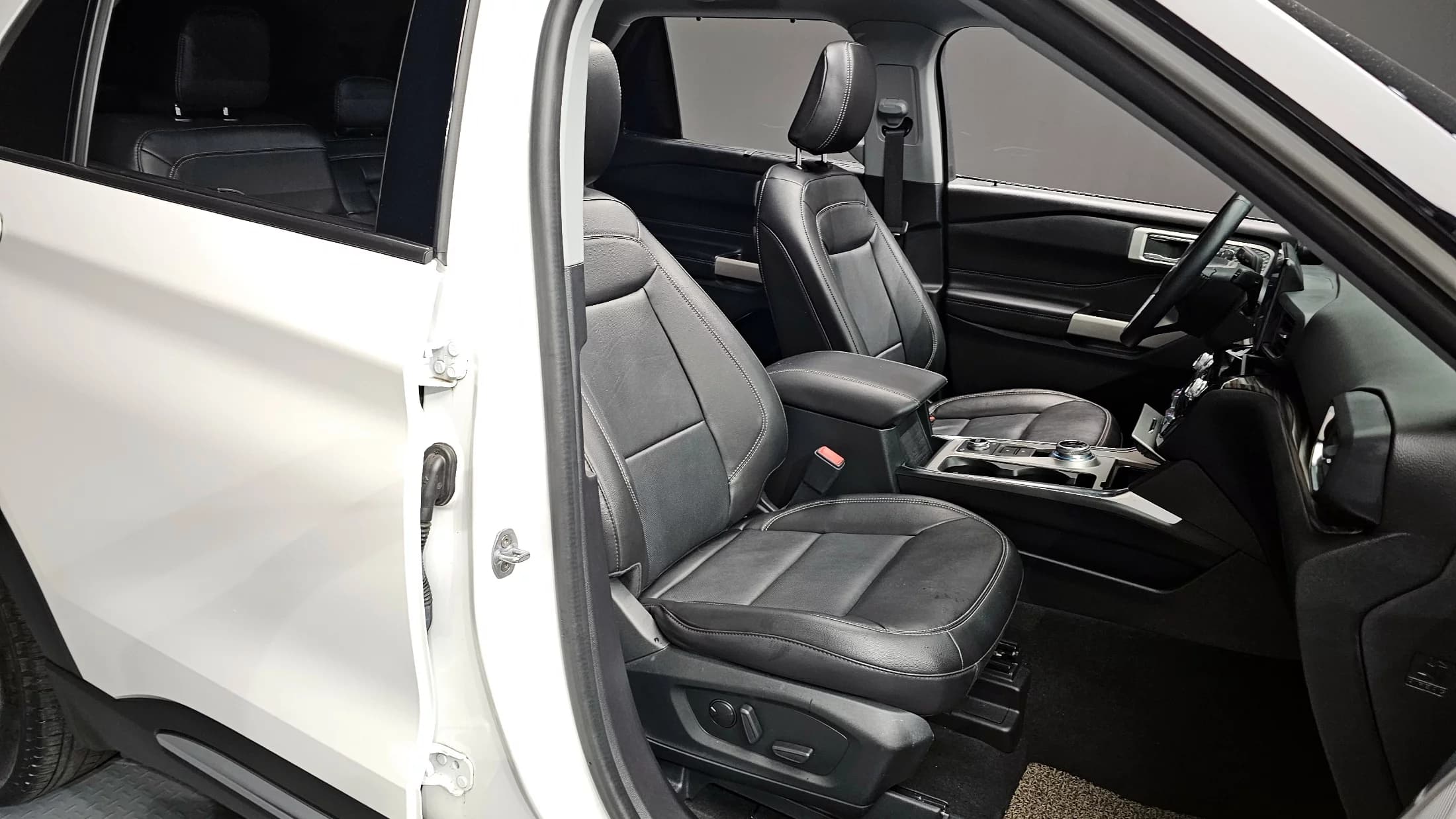 Ford EXPLORER 2.3 LimIted 4WD, 2022 г. 17196 км. — фото 12