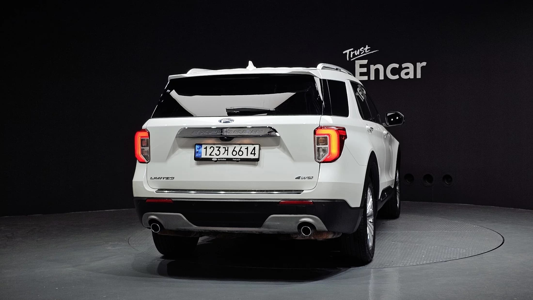 Ford EXPLORER 2.3 LimIted 4WD, 2022 г. 17196 км. — фото 4